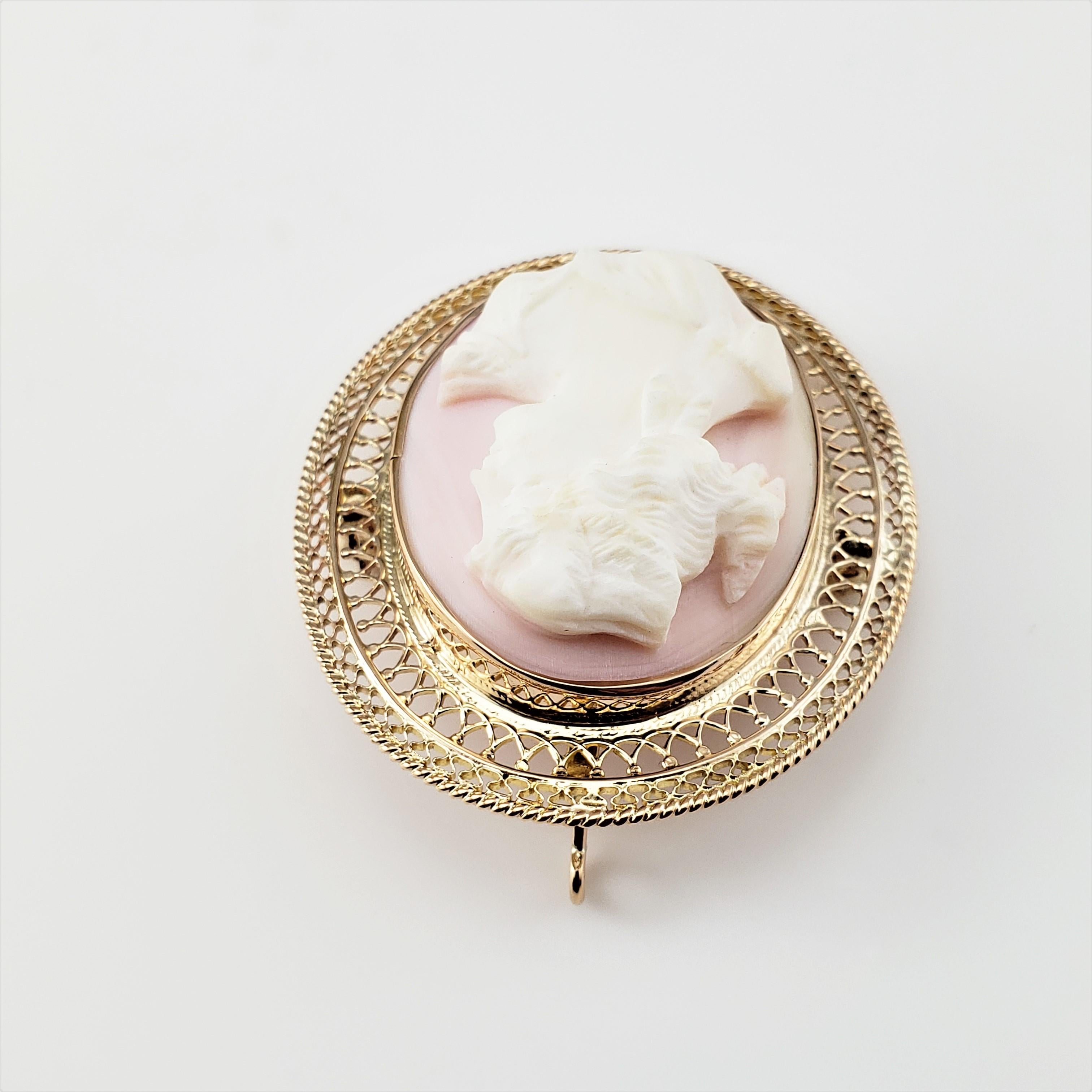 10 Karat Yellow Gold Pink Cameo Brooch/Pendant In Good Condition For Sale In Washington Depot, CT