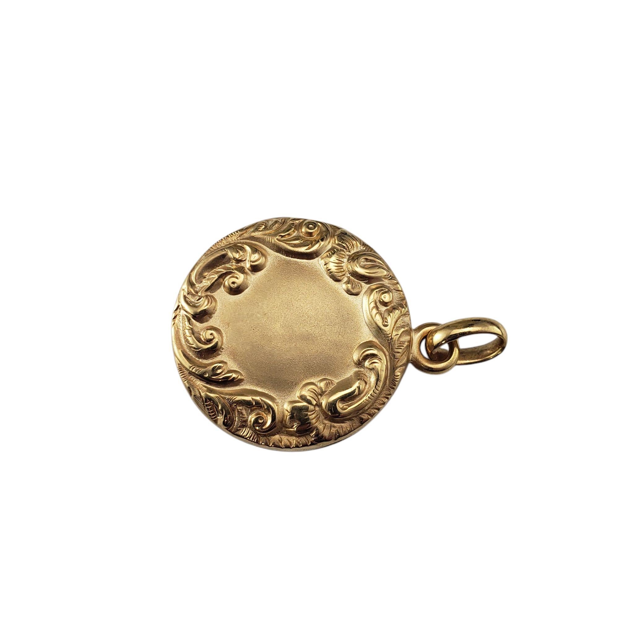 Pendentif en or jaune 10 carats avec diamant repoussé #21424 Bon état - En vente à Washington Depot, CT