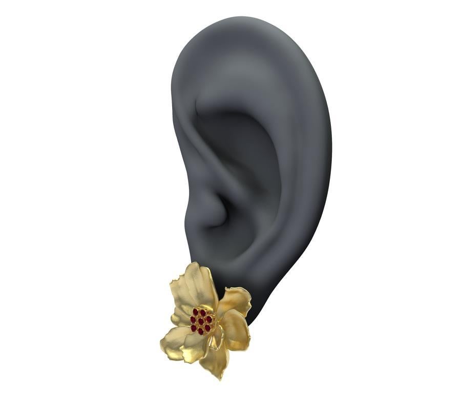 Boucles d'oreilles fleur sauvage en or jaune 10 carats et rubis en vente 1