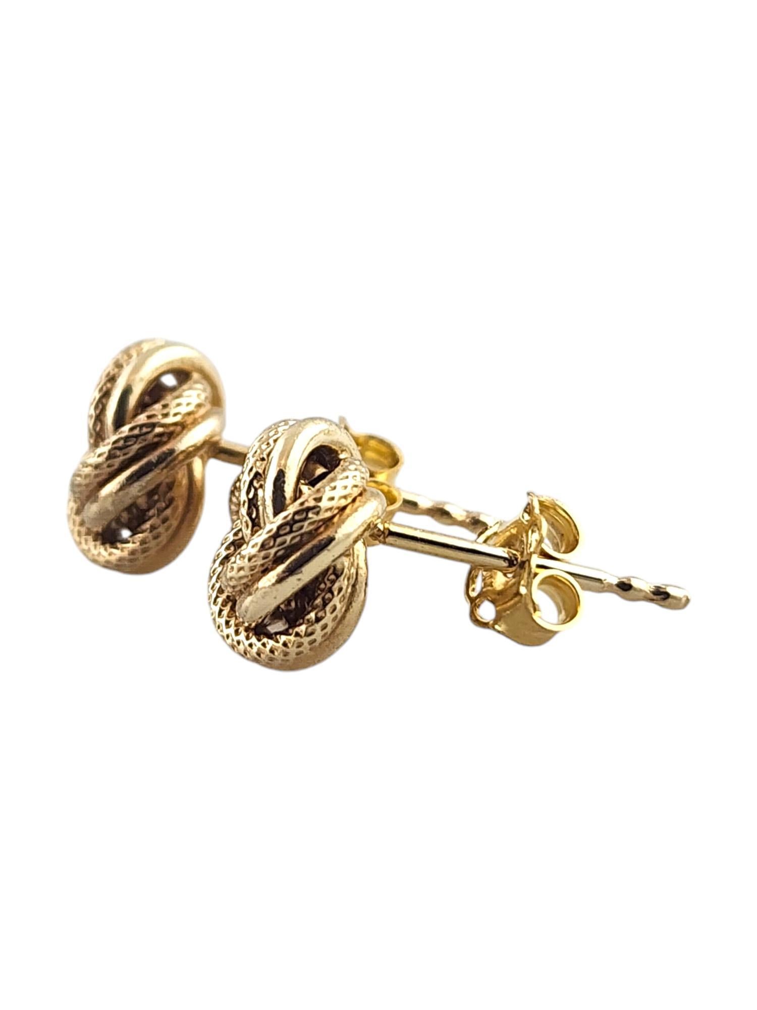 10 Karat Yellow Gold Textured Love Knot Stud Earrings #18990 In Good Condition For Sale In Washington Depot, CT