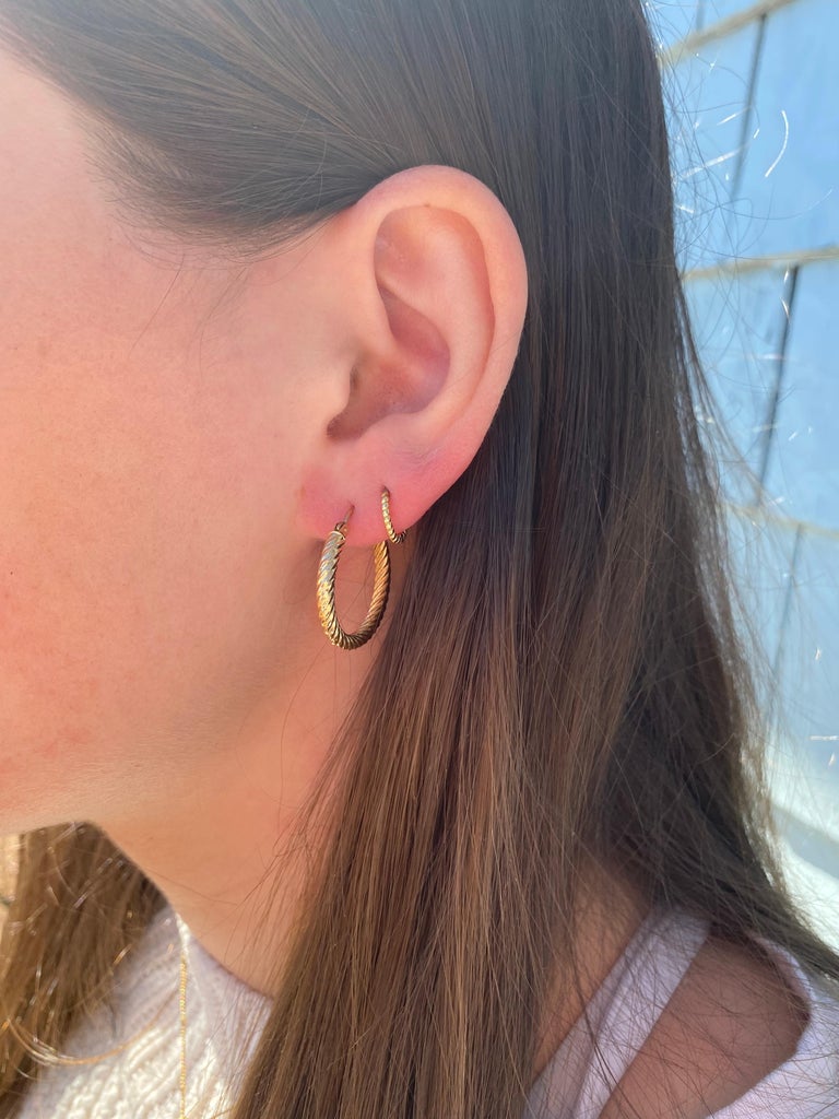 10 Karat Yellow Gold Twist Hoop Earrings 3