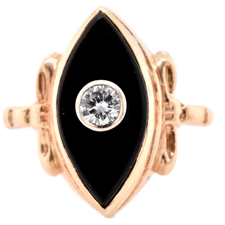 10 Karat Yellow Gold Vintage Diamond and Onyx Ring For Sale at 1stDibs