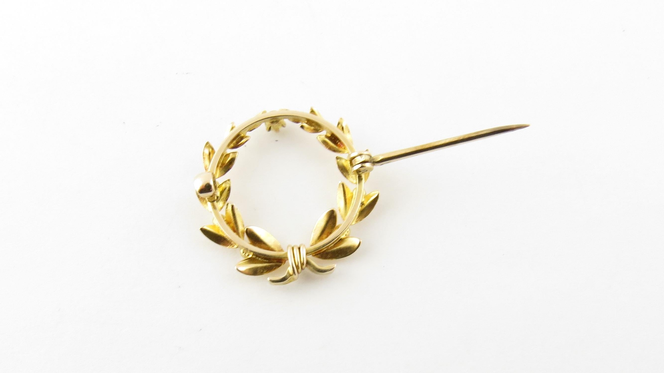 Round Cut 10 Karat Yellow Gold Wreath Pin or Brooch