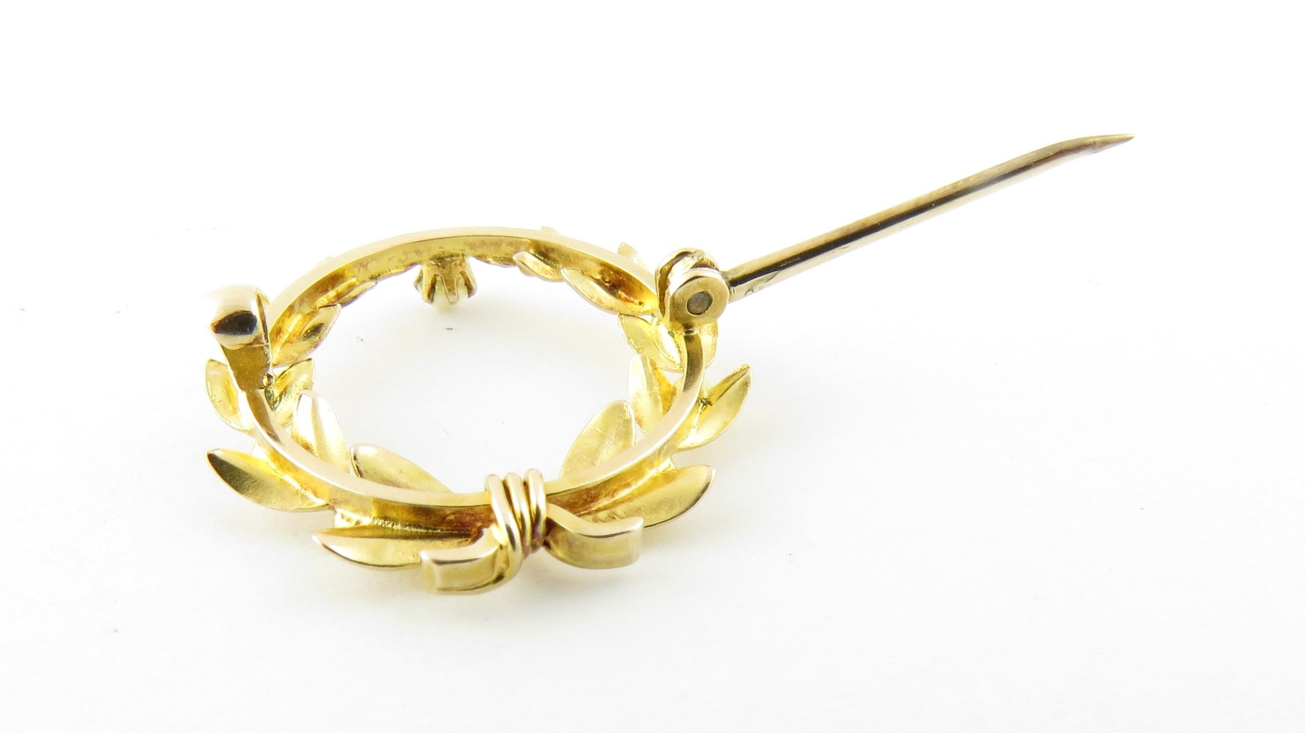 10 Karat Yellow Gold Wreath Pin or Brooch In Good Condition In Washington Depot, CT