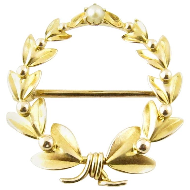 10 Karat Yellow Gold Wreath Pin or Brooch at 1stDibs