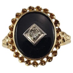 10 Karat Yellow
White Gold Black Onyx Diamond Ring Size 6.25 #19538 Vintage 10 Karat Yellow
White Gold Black Onyx Diamond Ring Size 6.25 #19538