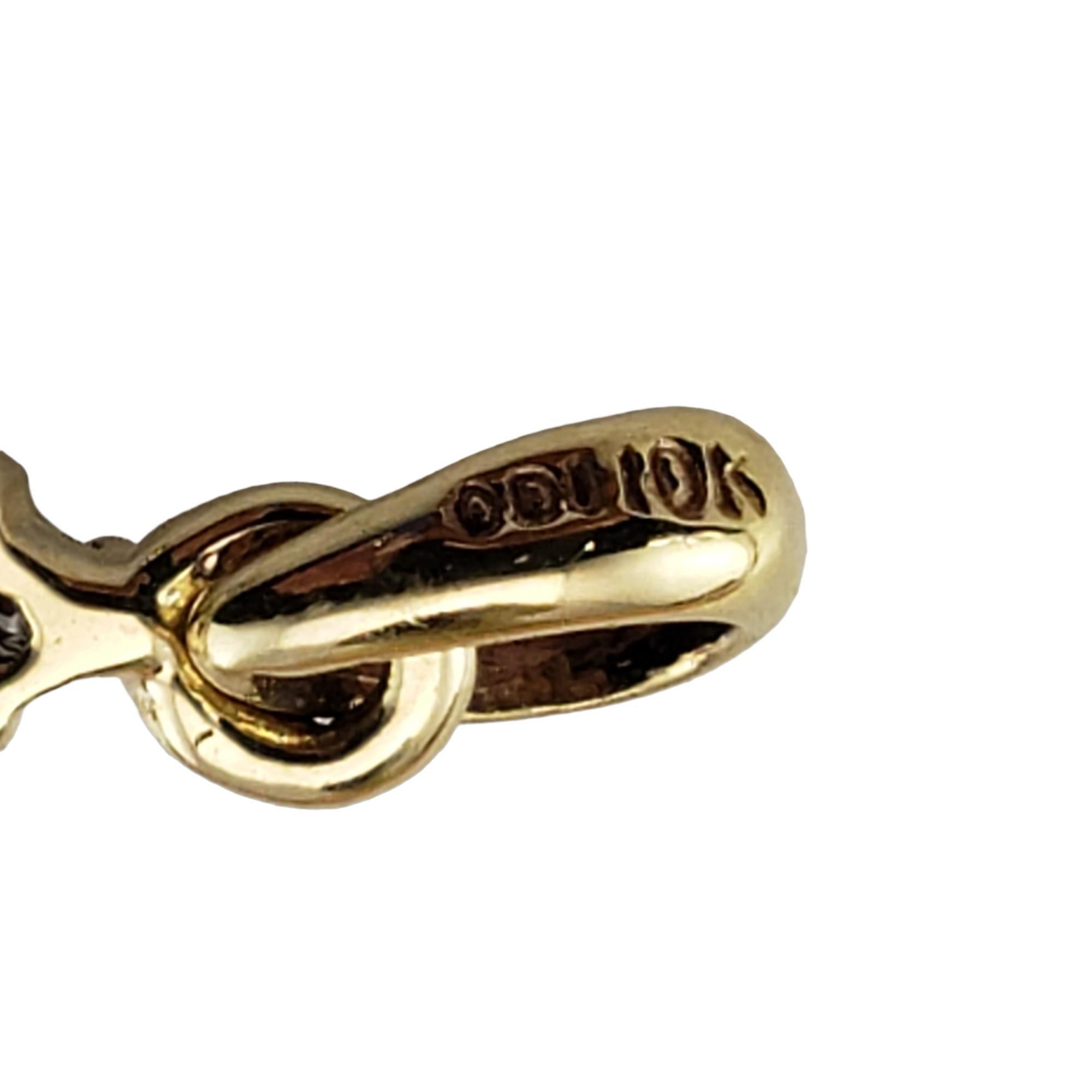 Pendentif croix en or jaune et blanc 10 carats avec diamants n°15971 Pour femmes en vente