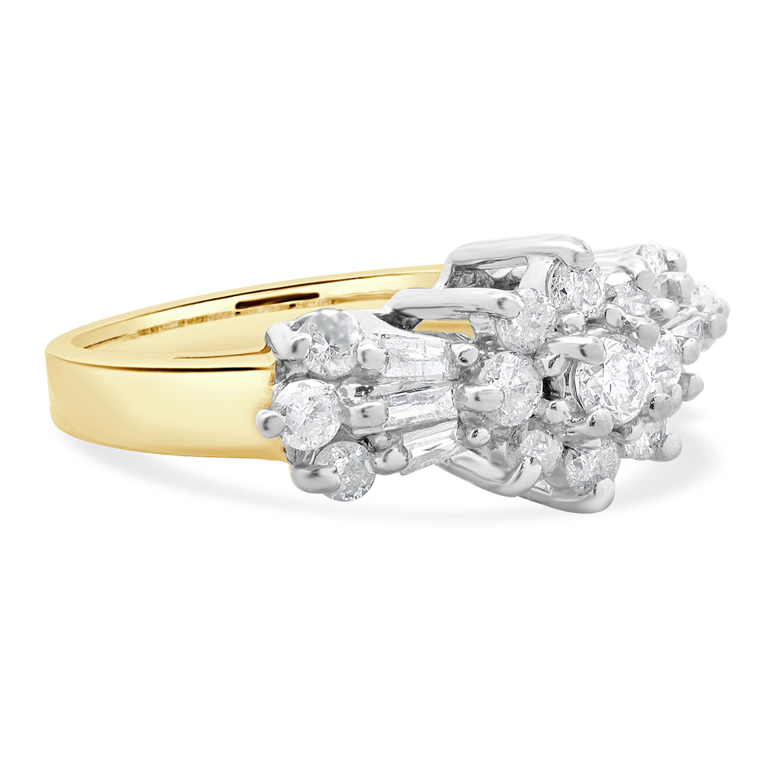 Bague grappe de diamants vintage en or jaune et blanc 10 carats Bon état - En vente à Scottsdale, AZ