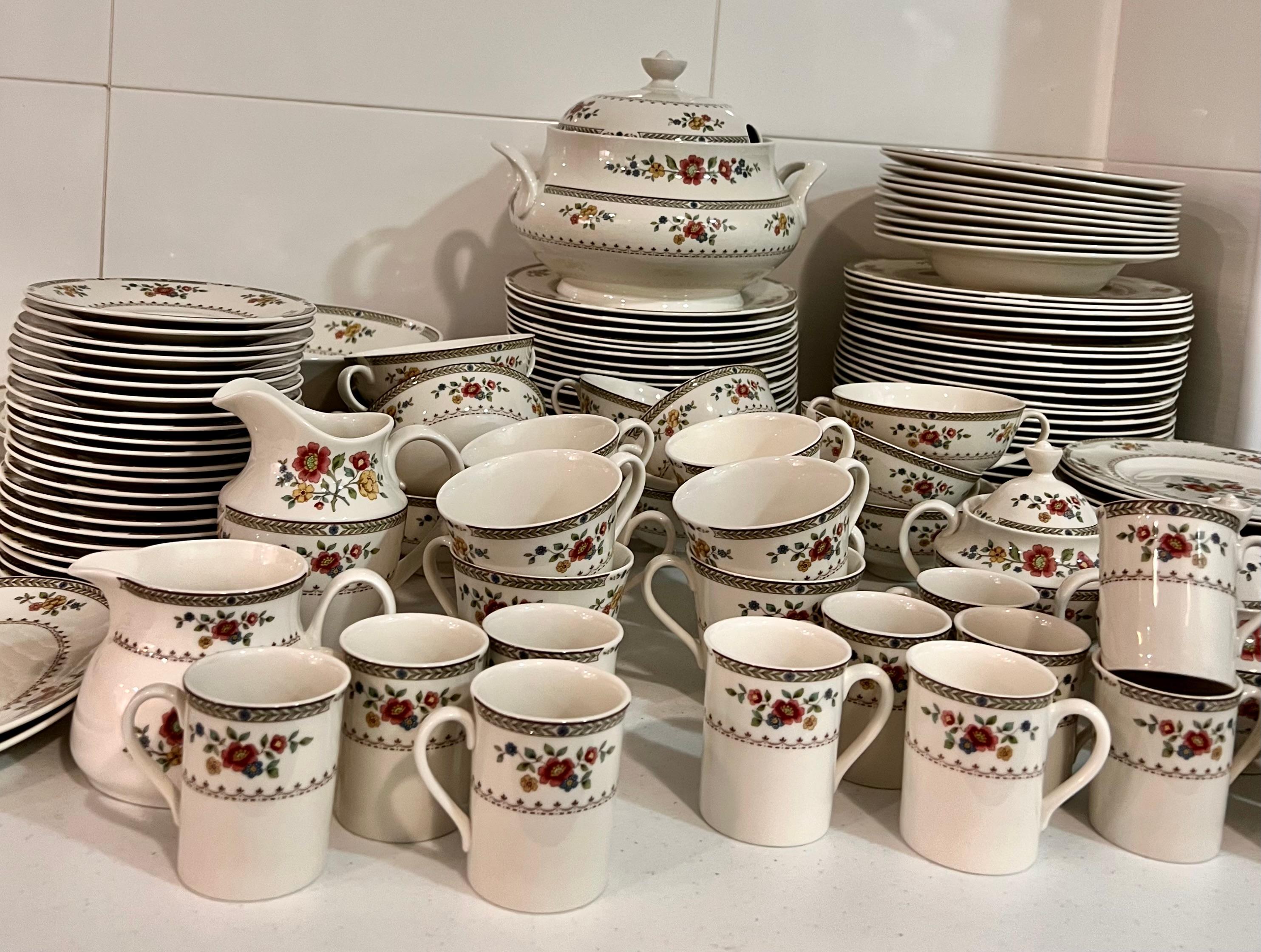 Große Salatbesteckschale aus Veilchenholz von Royal Doulton im Angebot 3