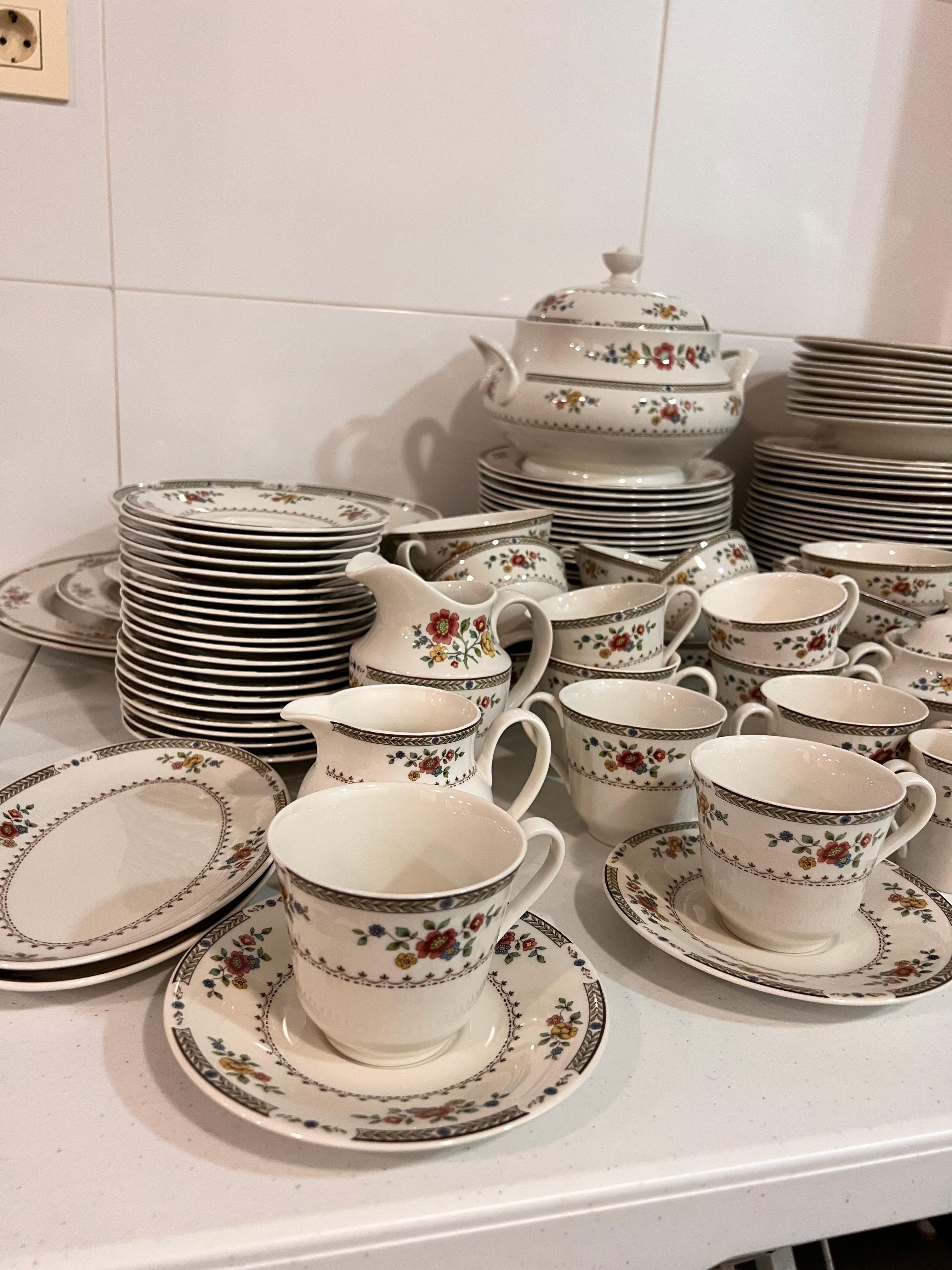 Große Salatbesteckschale aus Veilchenholz von Royal Doulton im Angebot 6