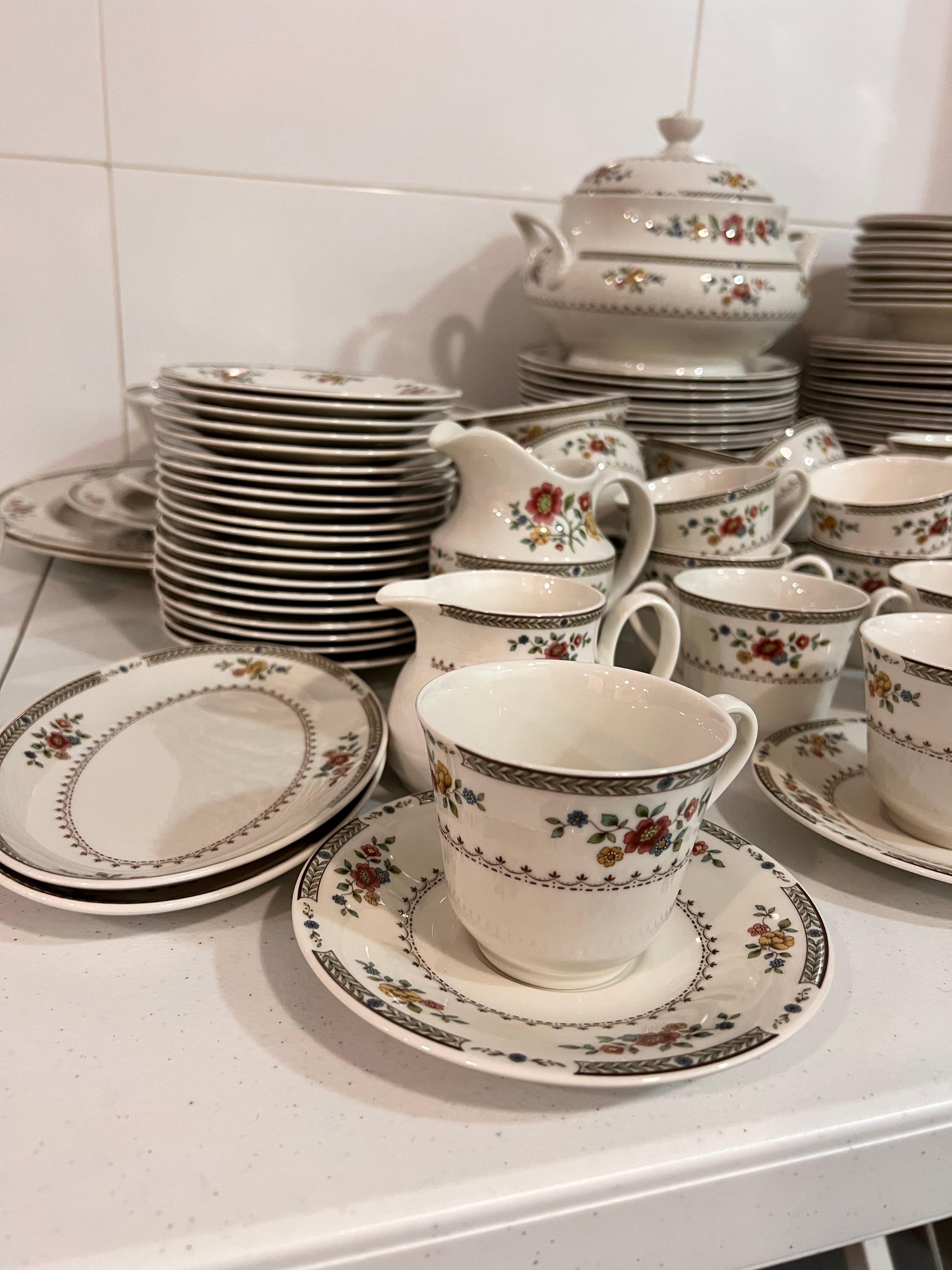 Große Salatbesteckschale aus Veilchenholz von Royal Doulton im Angebot 8