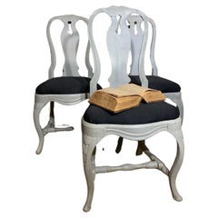 10 chaises rococo de la fin du XVIIIe siècle fabriquées à Stockholm