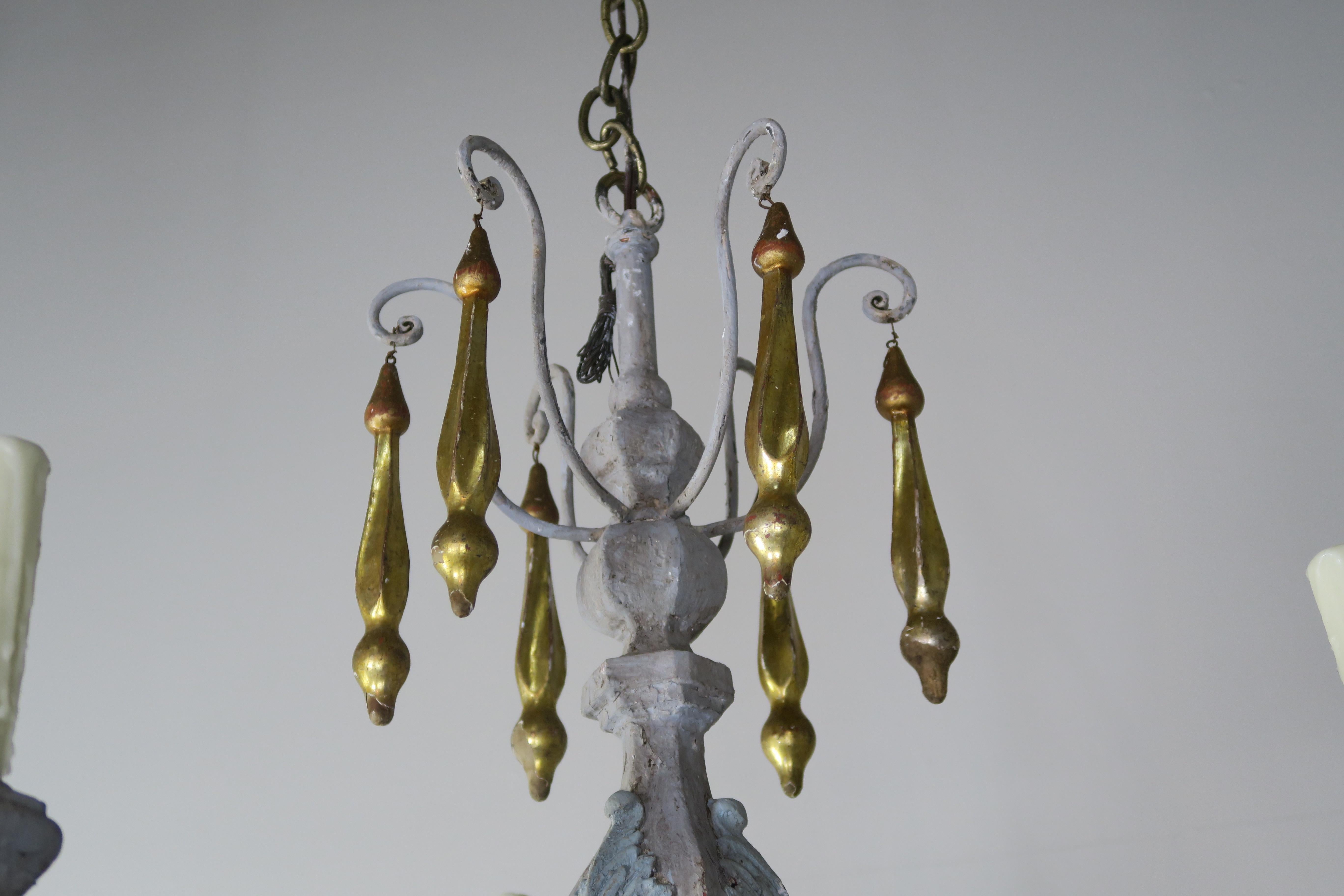 '10' Light Italian Painted and Parcel Gilt Two-Tier Chandelier with Tassels 2