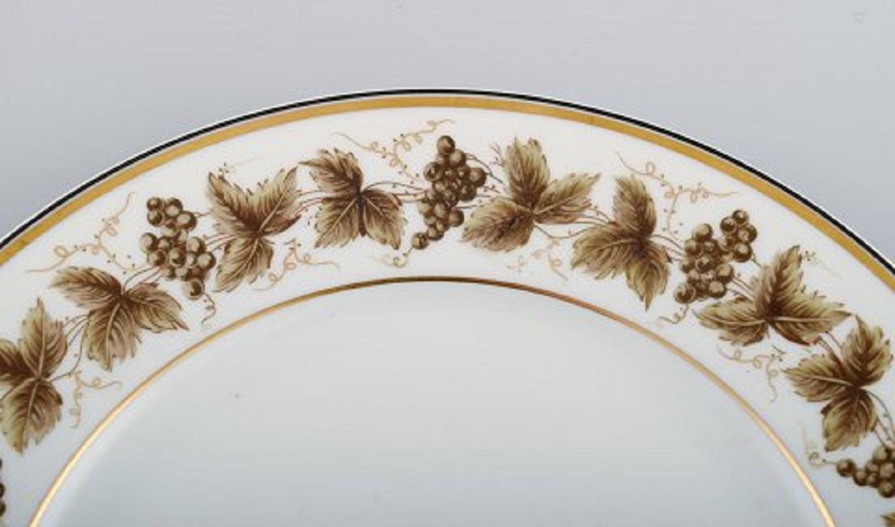 10 Platos llanos de porcelana de Limoges con vides pintadas a mano Francés en venta