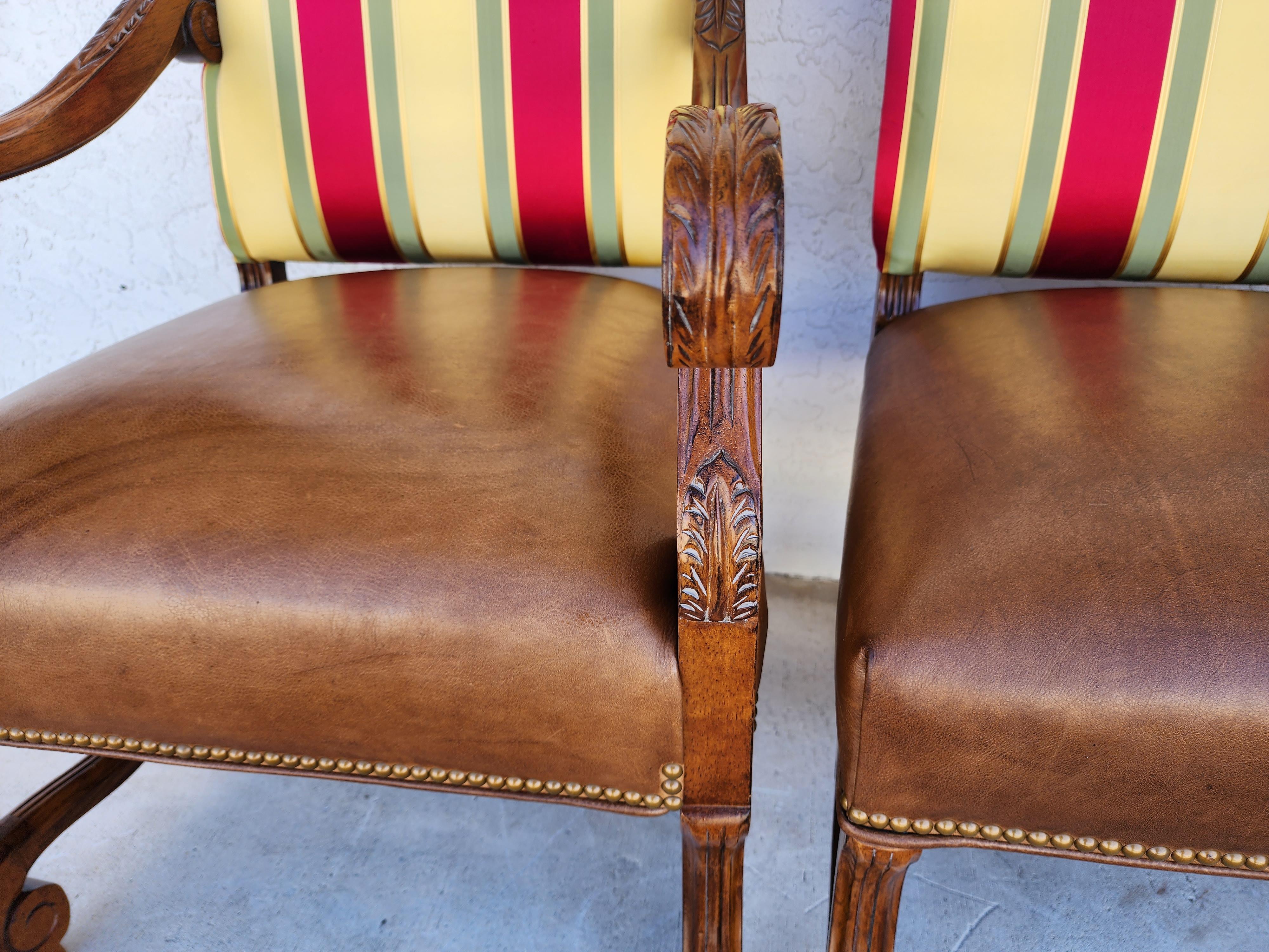 10 chaises de salle à manger Louis XIII en os de mouton par Century Furniture en vente 3