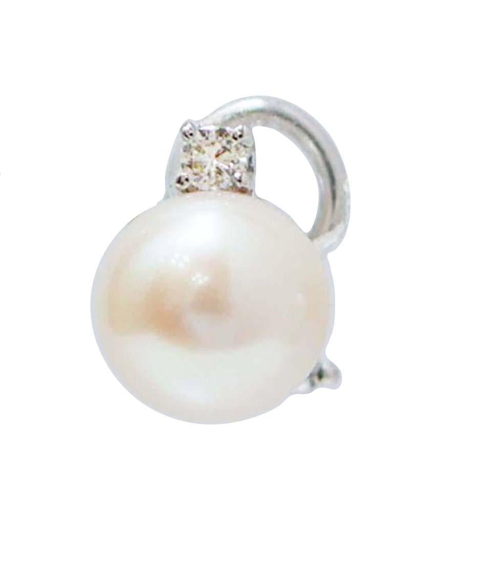 Eleganti orecchini con struttura in oro bianco 14 kt montati con una perla e, su di essa, un diamante.
Questi orecchini sono stati realizzati totalmente a mano da maestri orafi italiani e sono in perfette condizioni.
Diamanti 0,17 ct
Perle 3,00