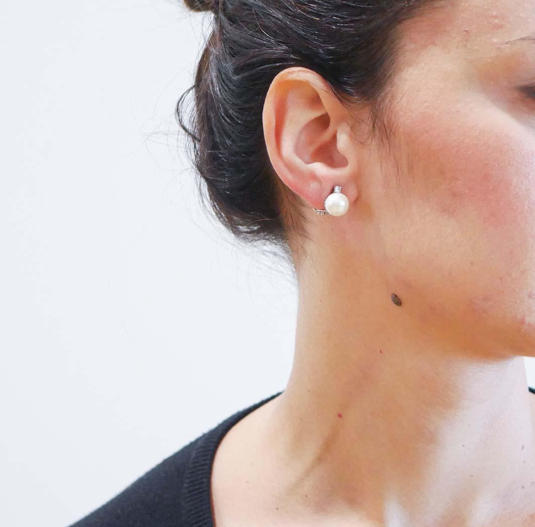 Taglio brillante 10 Mm Pearls, Diamonds, 14 Karat White Gold Earrings. in vendita