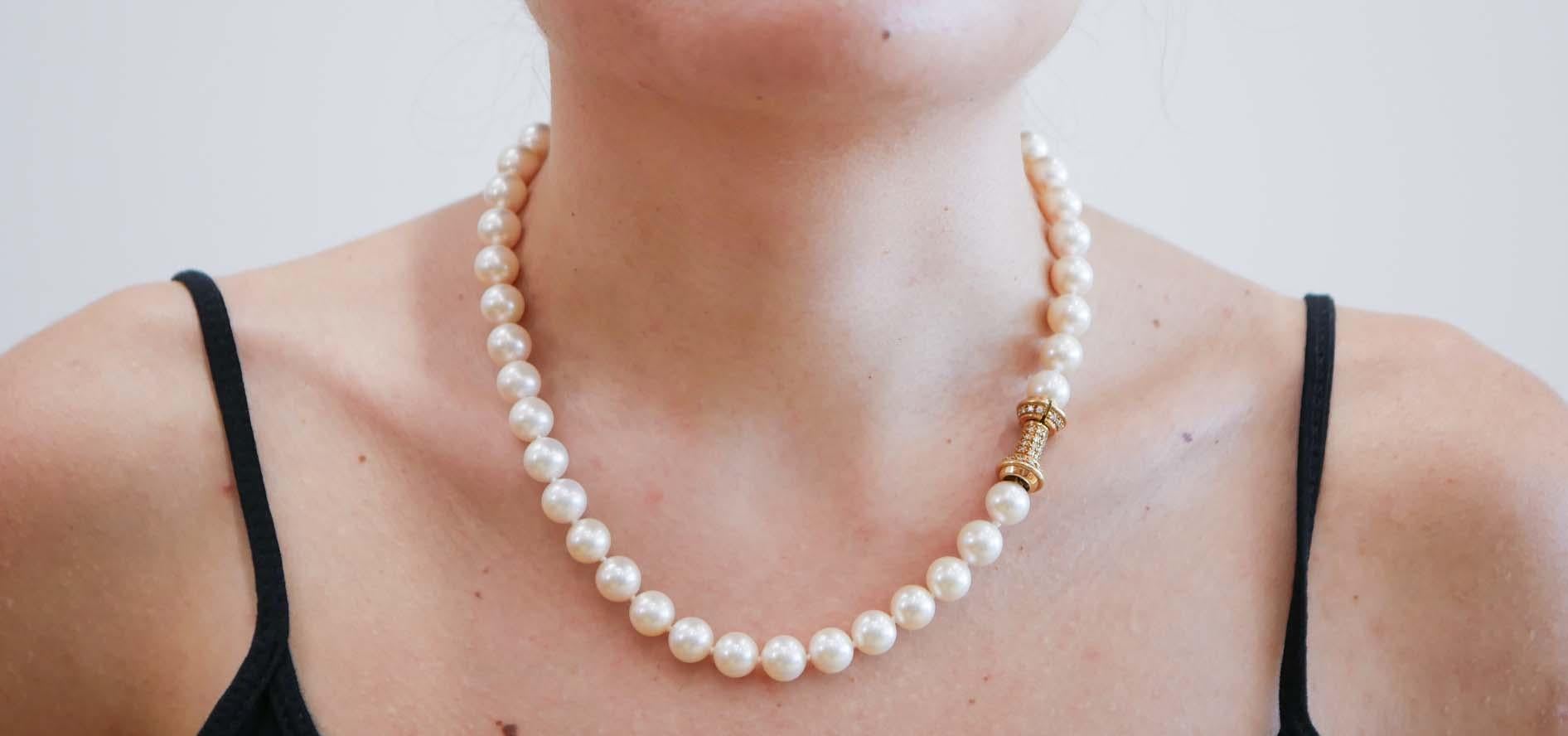 10 Mm Pearls, Diamonds, 18 Karat Yellow Gold Beaded Necklace. In condizioni buone in vendita a Marcianise, Marcianise (CE)