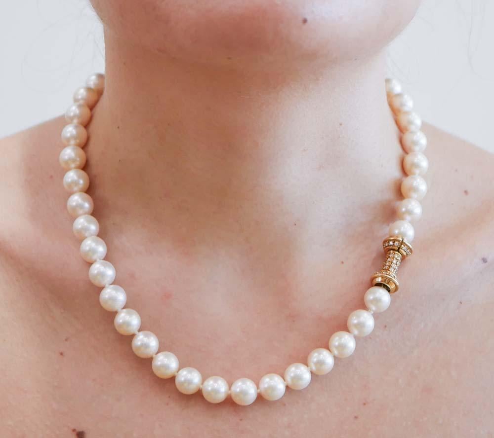 Donna 10 Mm Pearls, Diamonds, 18 Karat Yellow Gold Beaded Necklace. in vendita