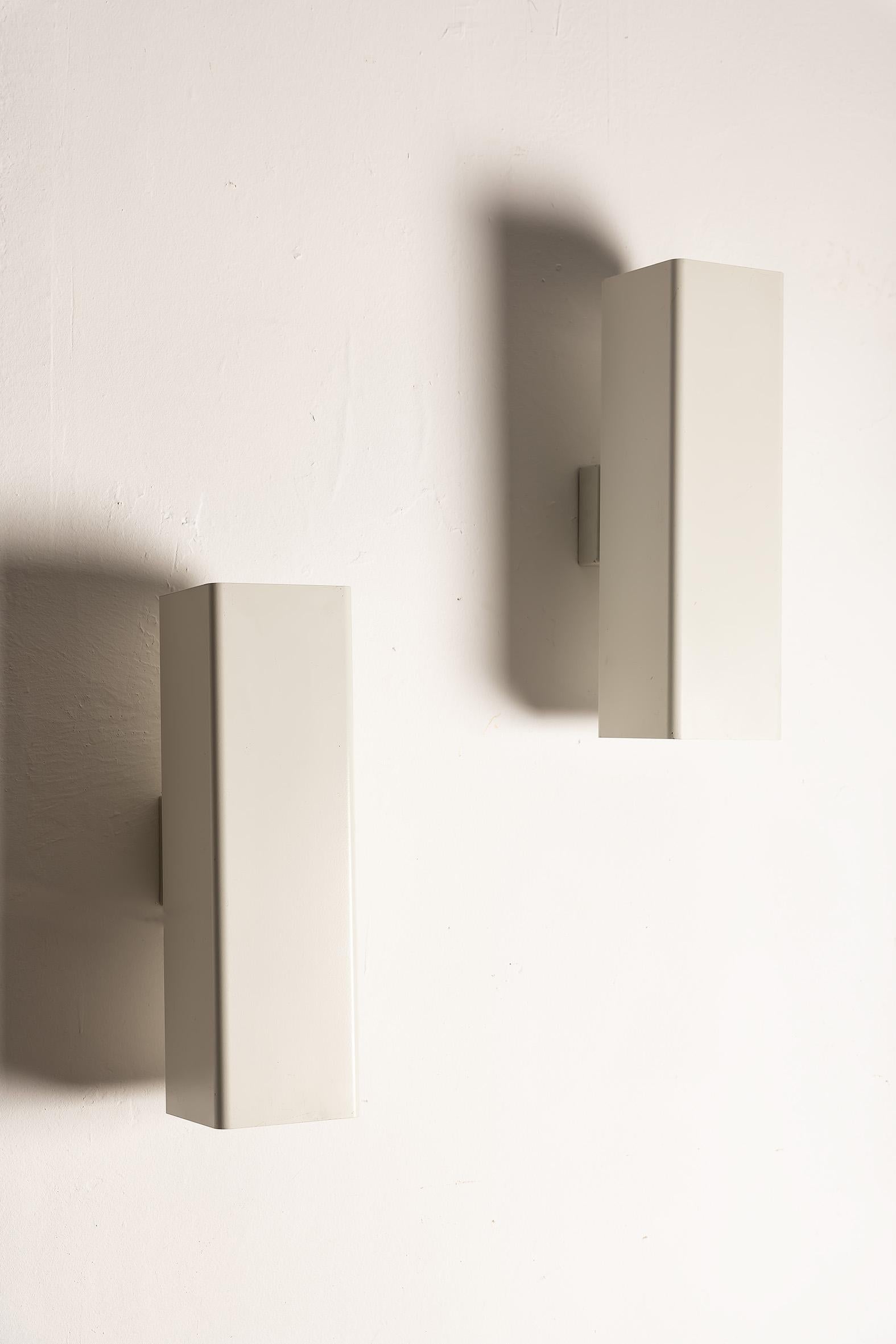 10 coppie disponibili - Applique da parete Erco, Germania, anni '70 - Up & Up Up dell'era spaziale In condizioni buone in vendita a BARCELONA, ES