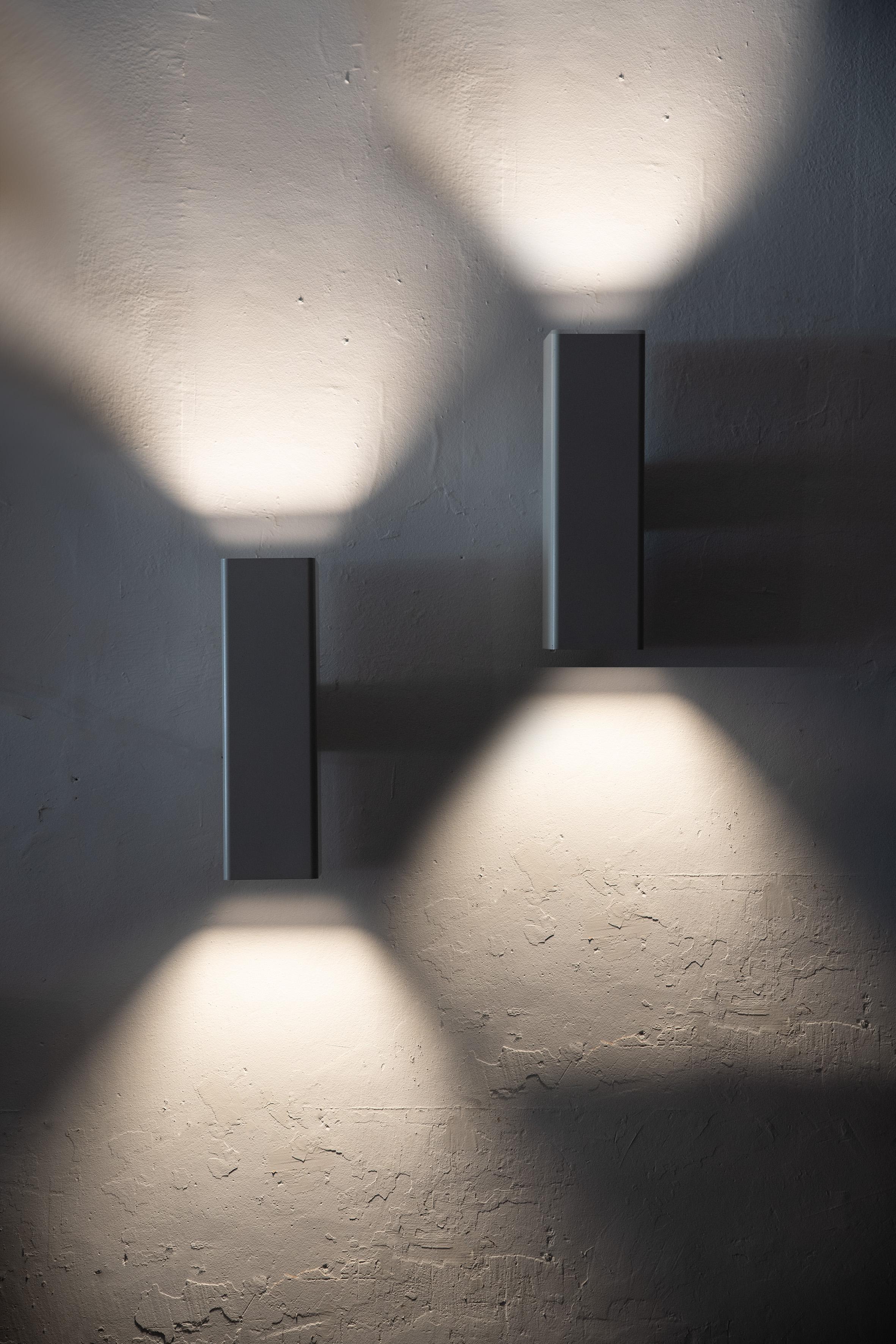 XX secolo 10 coppie disponibili - Applique da parete Erco, Germania, anni '70 - Up & Up Up dell'era spaziale in vendita