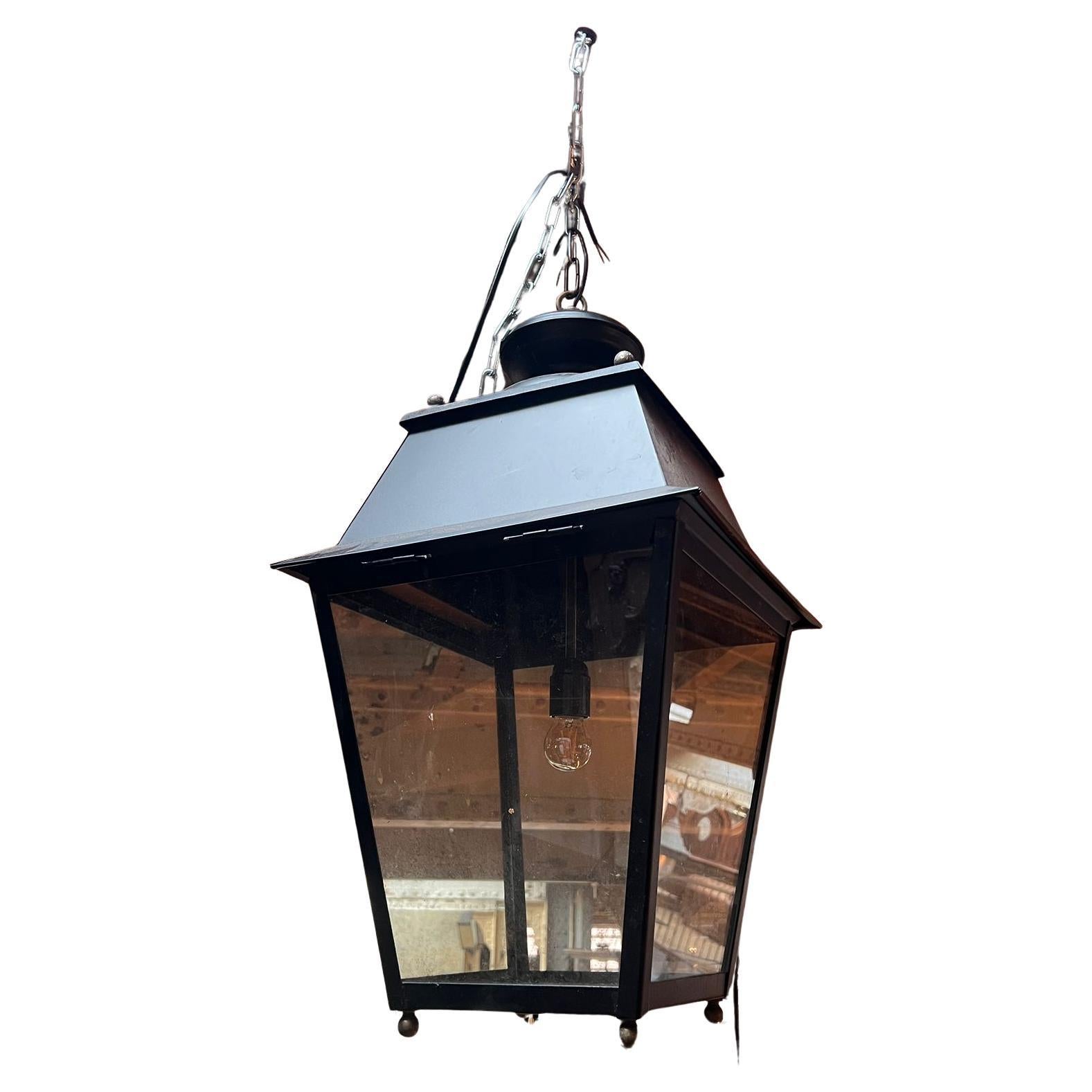 10 lanterne parigine da appendere in metallo annerito, circa 1950 in vendita