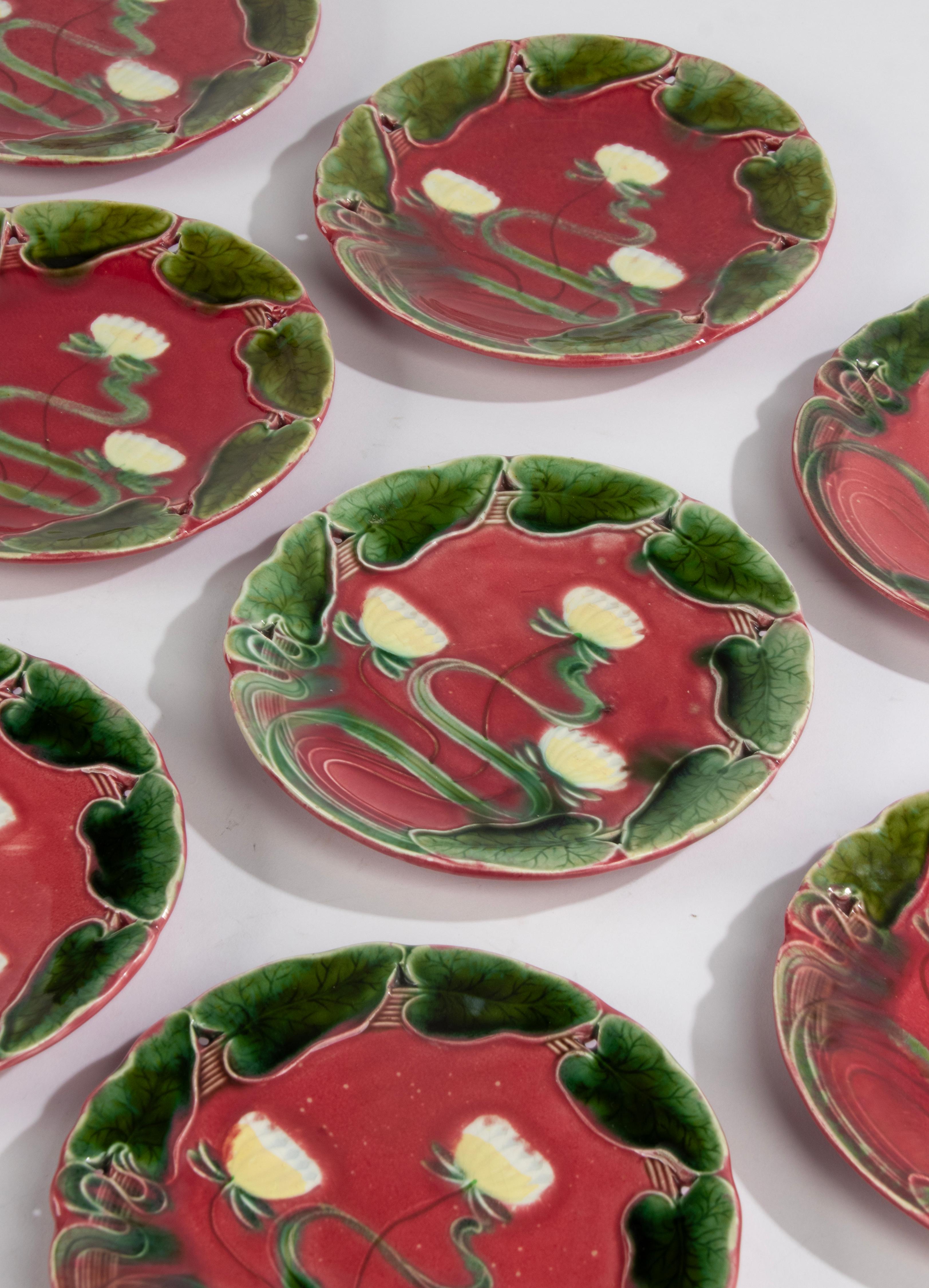 10-Piece Set Majolica Art Nouveau Plates - Water Lilly Pattern - Villeroy & Boch For Sale 3