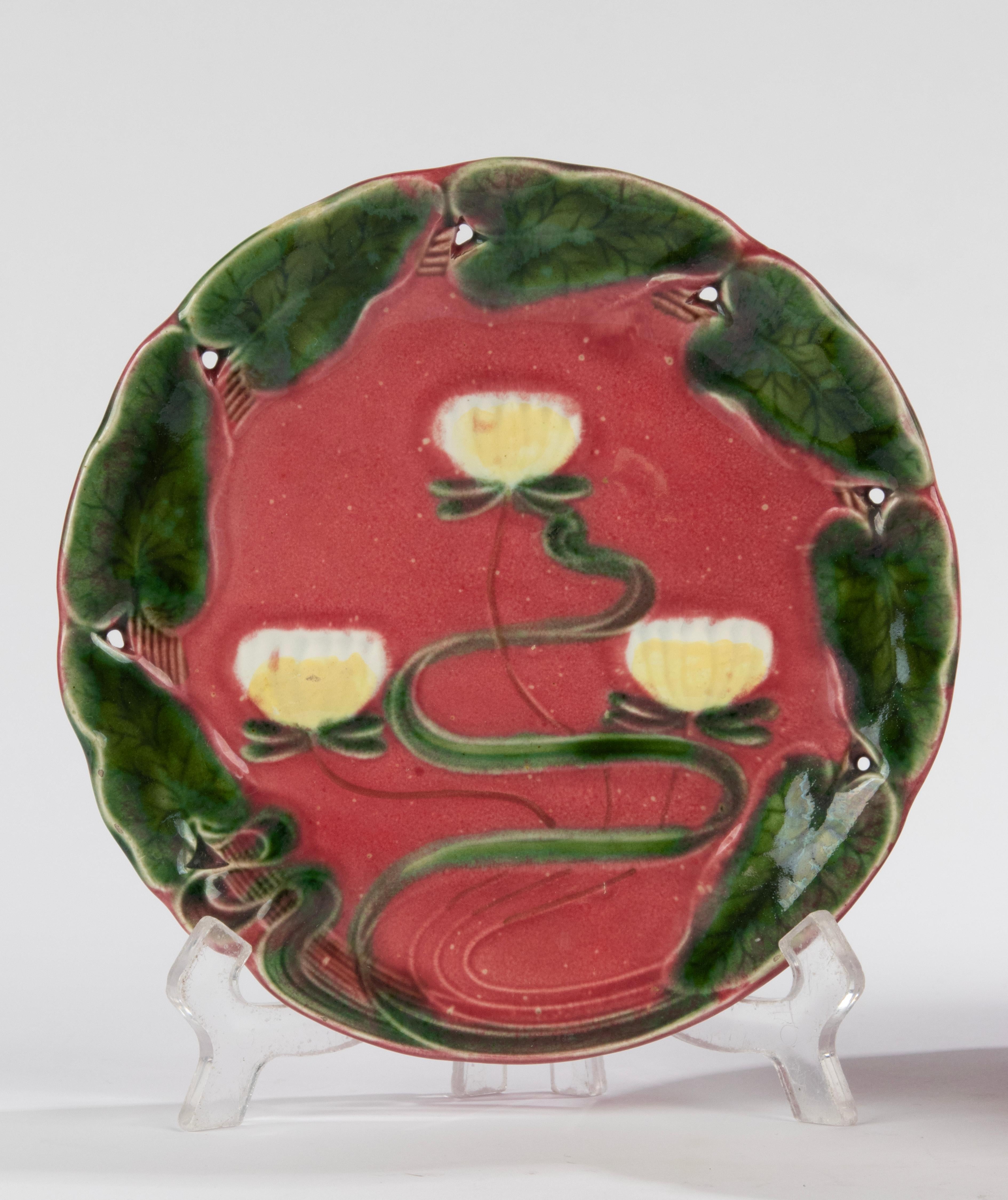French 10-Piece Set Majolica Art Nouveau Plates - Water Lilly Pattern - Villeroy & Boch For Sale