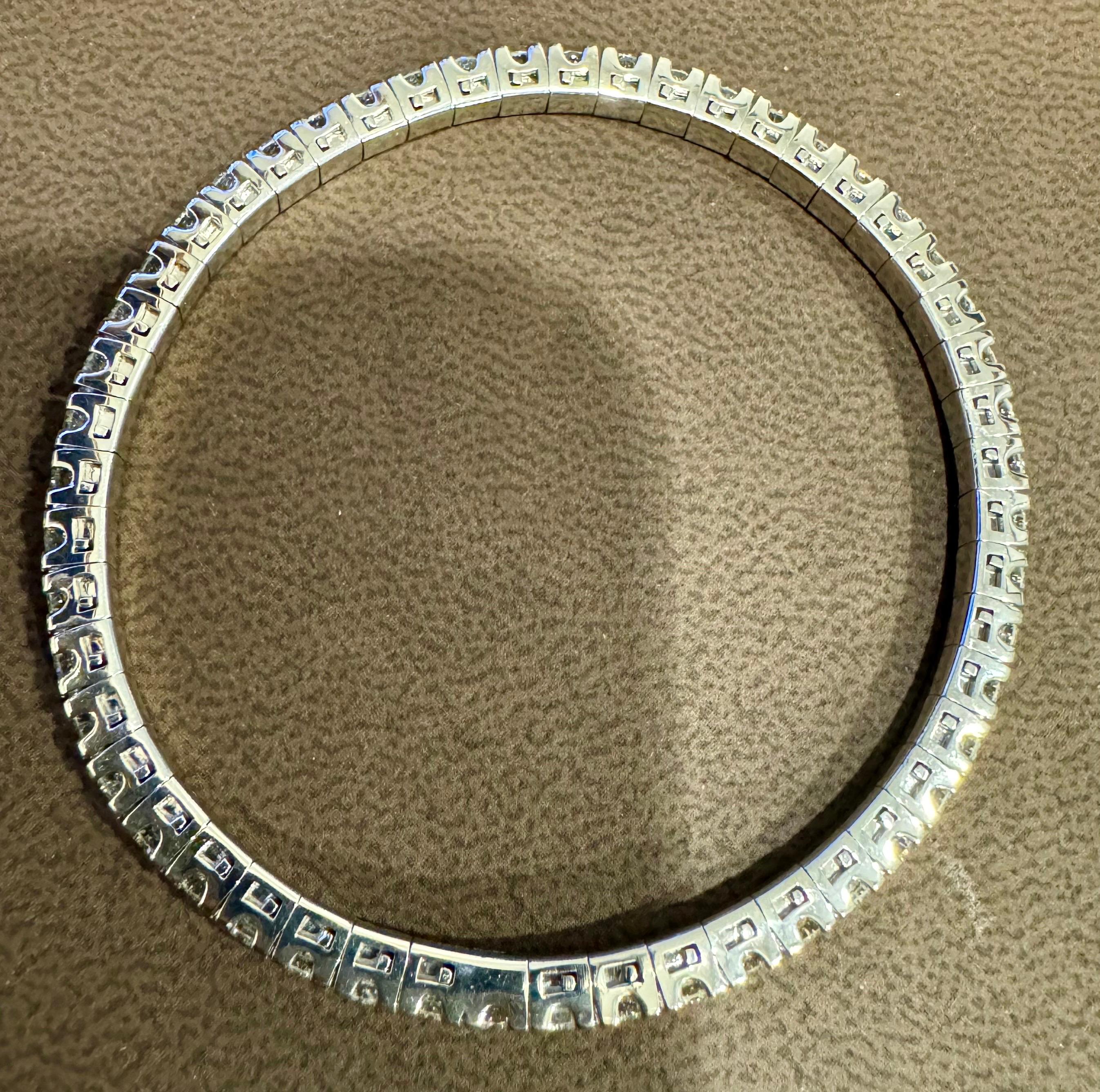 10 Pointer Each 5.5 Ct  Eternity 18 Kt Gold & Diamond Stretchable Bangle, Italy For Sale 2