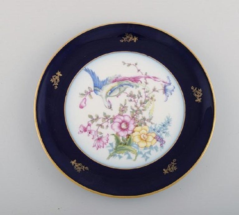 10 Rosenthal porcelain plates with hand-painted flowers, birds and gold decoration, 1930s.
Measures: Diameter 20 cm.
In excellent condition.
Stamped.