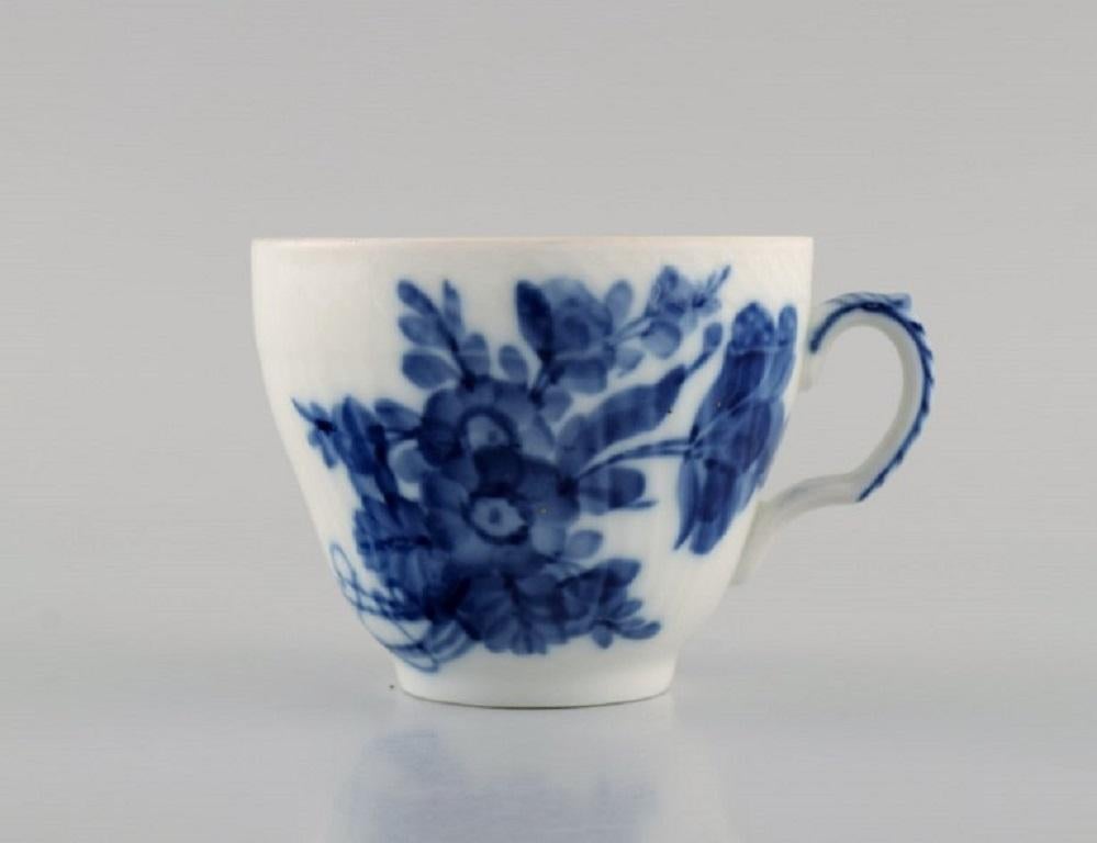 10 Royal Copenhagen Blaue Blume geschwungene Kaffeetassen mit Untertassen, 1960er Jahre (Dänisch) im Angebot