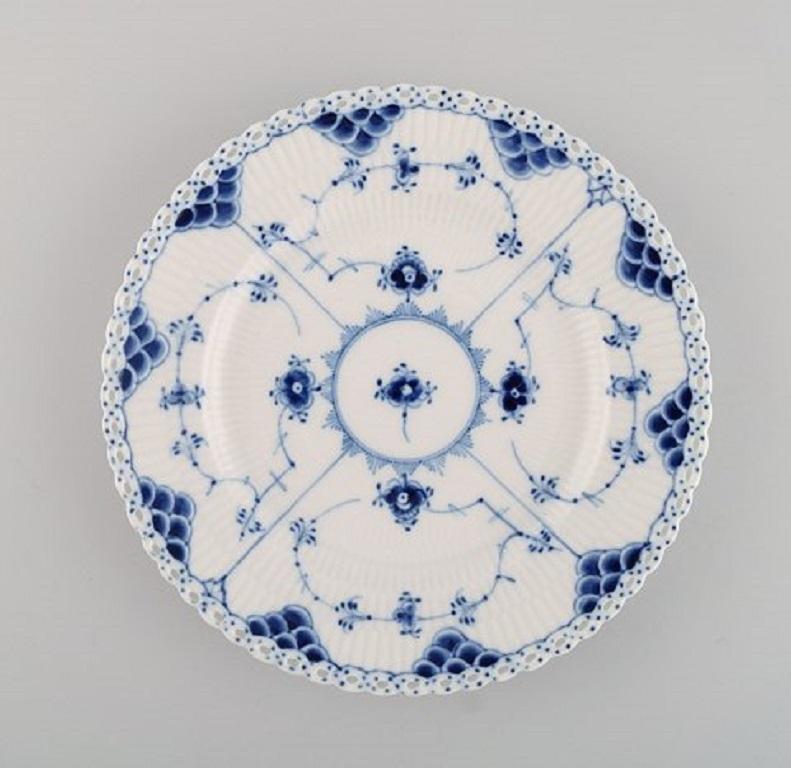 10 Royal Copenhagen blue fluted full lace plates in openwork porcelain. Decoration number: 1/1086.
Measure: Diameter 20 cm.
1st factory quality.
In excellent condition.