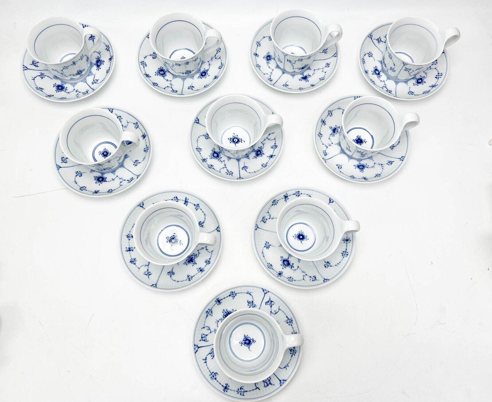  10 Royal Copenhagen Dänemark Porzellanbecher & Untertassen Blau geriffelt #093 / #094 im Zustand „Gut“ im Angebot in Gardena, CA