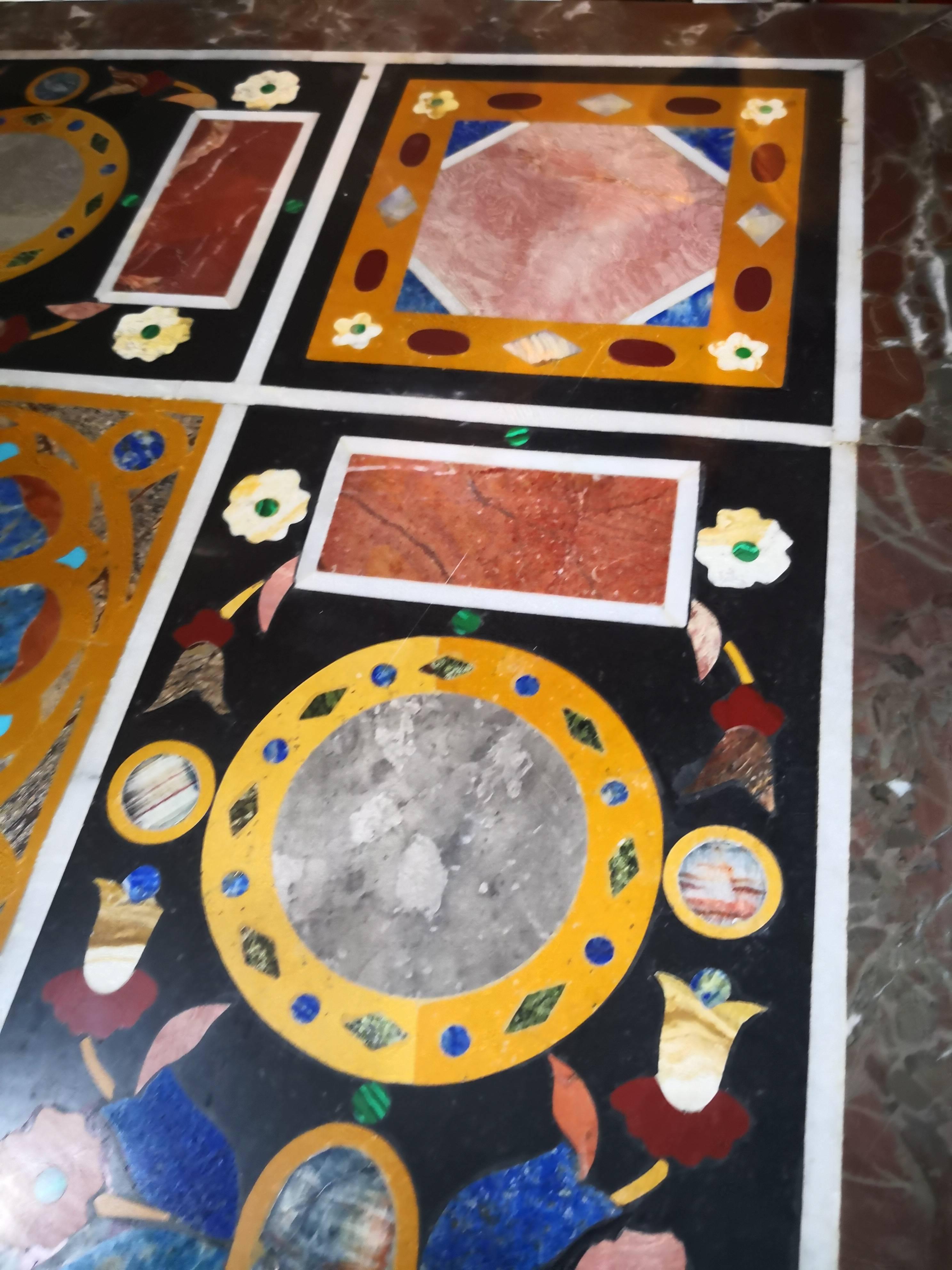 Table de salle à manger à dix places en mosaïque incrustée de Pietre Dure italienne en vente 2
