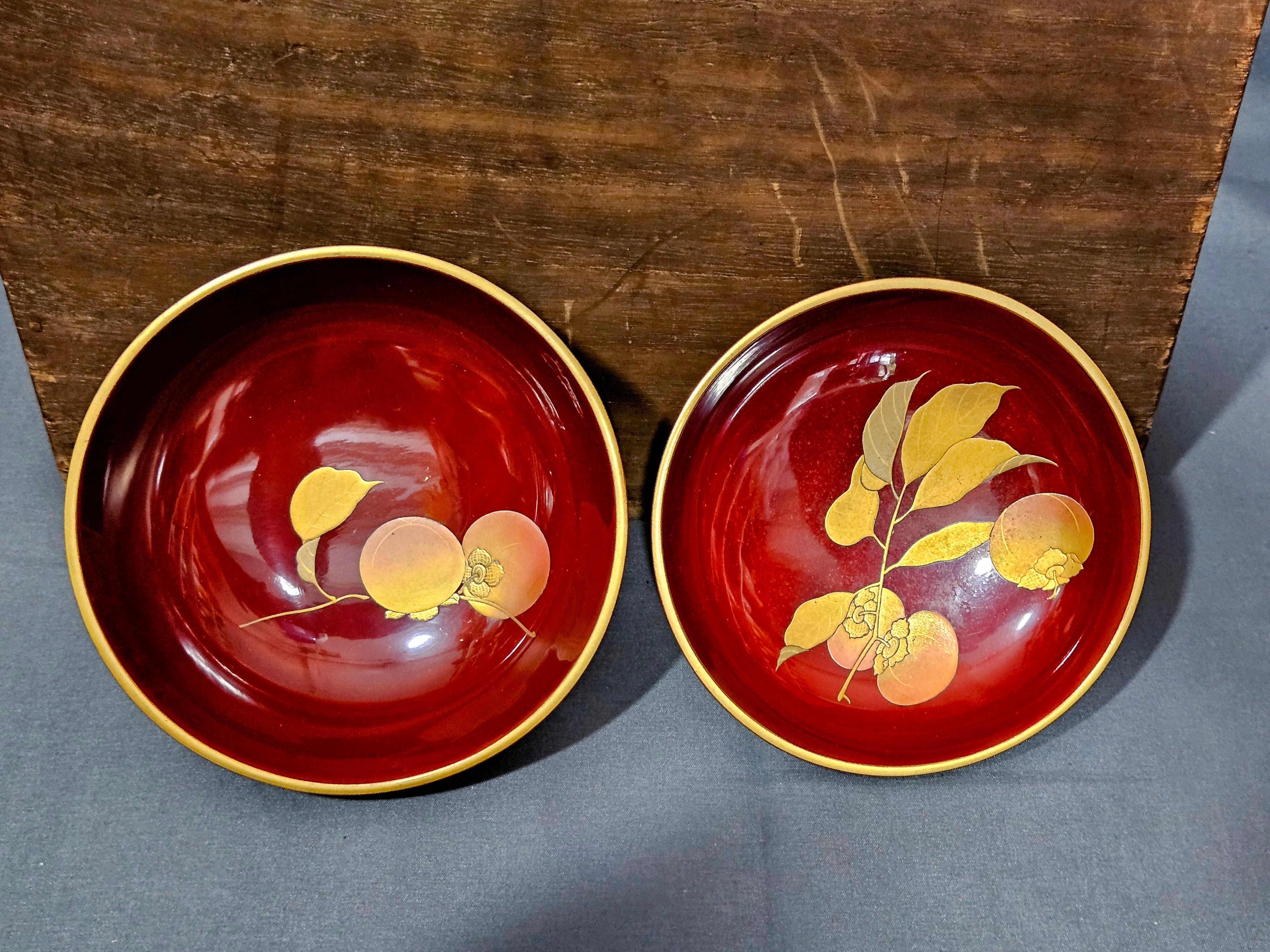 10 Sets of Japanese Gilt Rice Lacquer Bowls w/ Covers, 19 Century For Sale 12