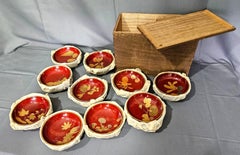 10 Set di ciotole giapponesi in lacca di riso dorata con coperchi, 19° secolo