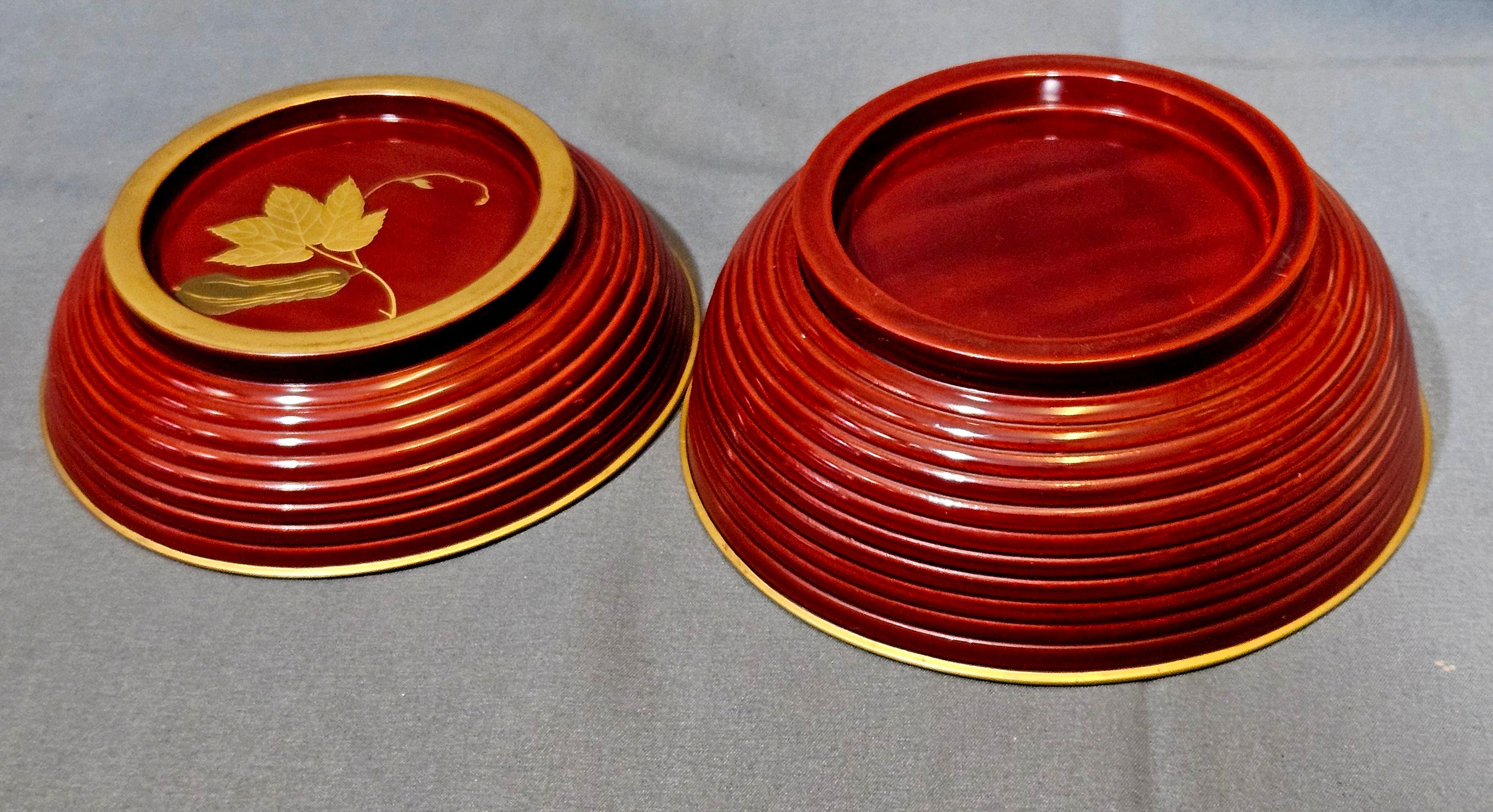 10 Sets of Japanese Gilt Rice Lacquer Bowls w/ Covers, 19 Century For Sale 15