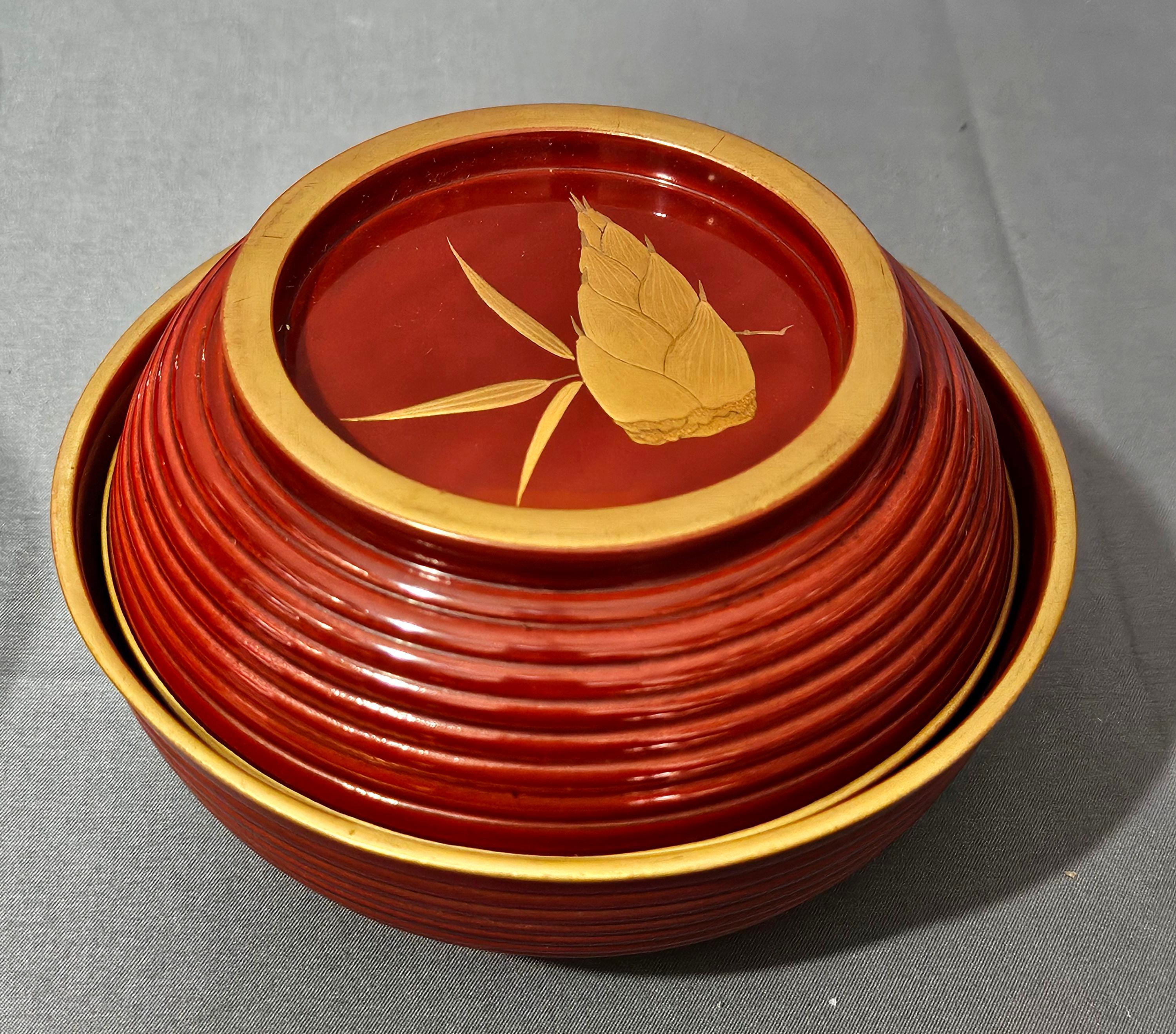 10 Sets of Japanese Gilt Rice Lacquer Bowls w/ Covers, 19 Century For Sale 2