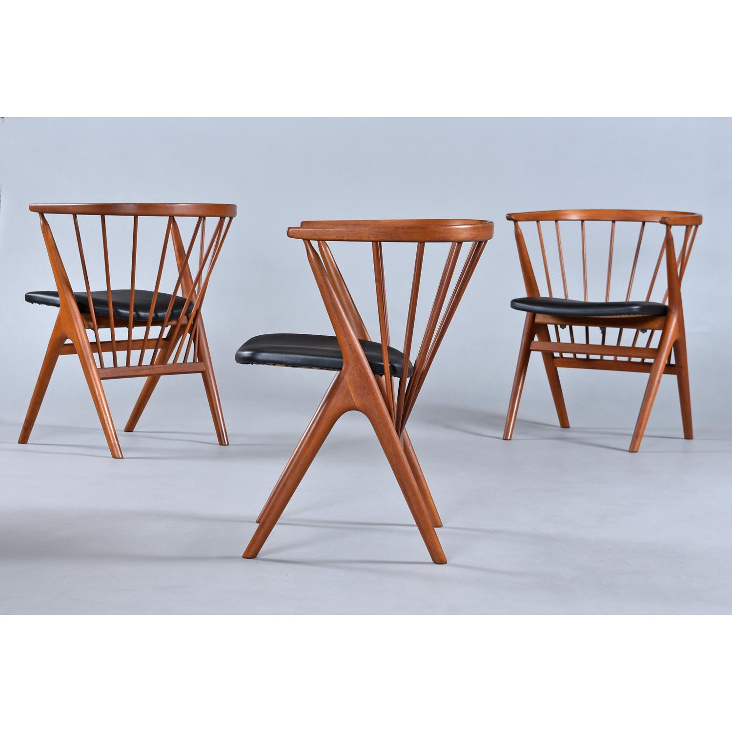 Scandinave moderne 10 chaises de salle à manger danoises n° 8 de Helge Sibast en vente