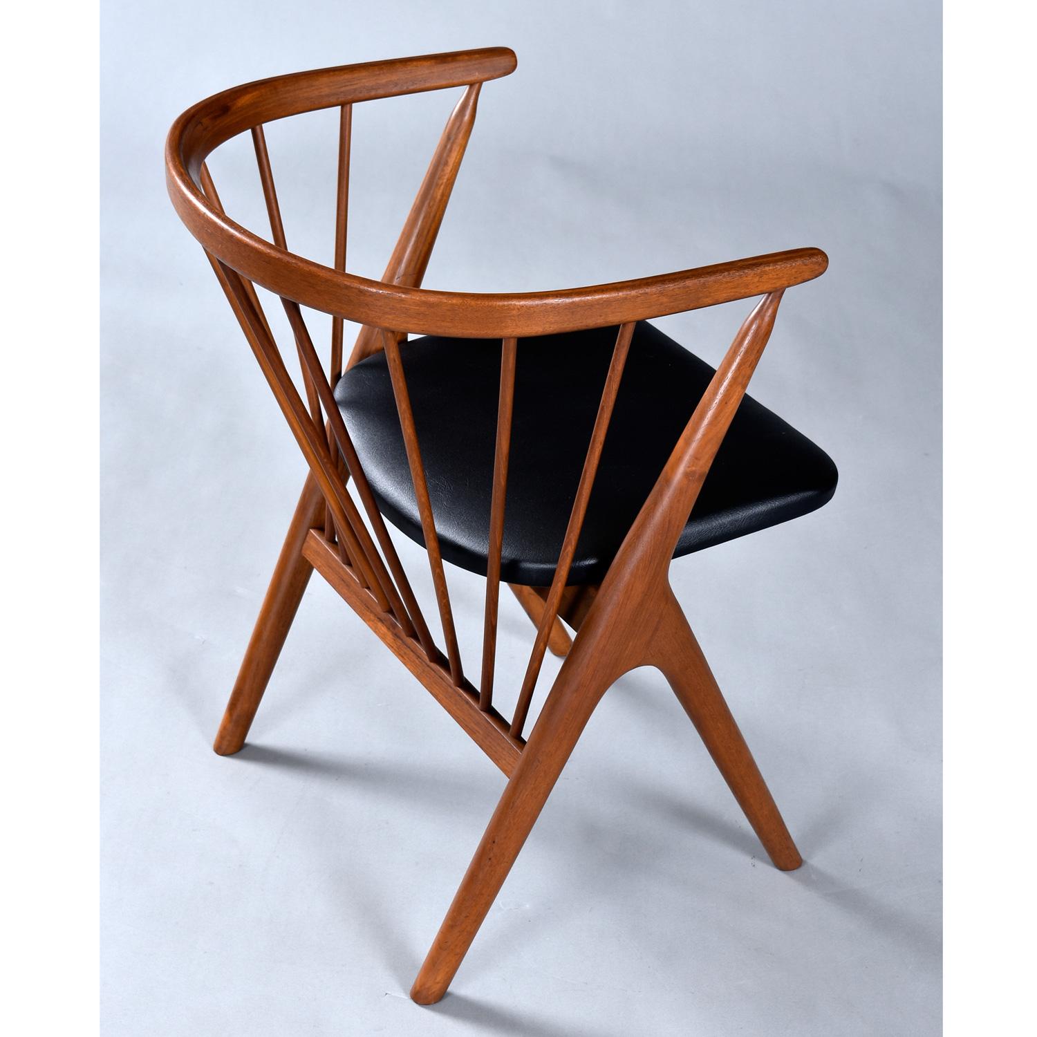 20ième siècle 10 chaises de salle à manger danoises n° 8 de Helge Sibast en vente