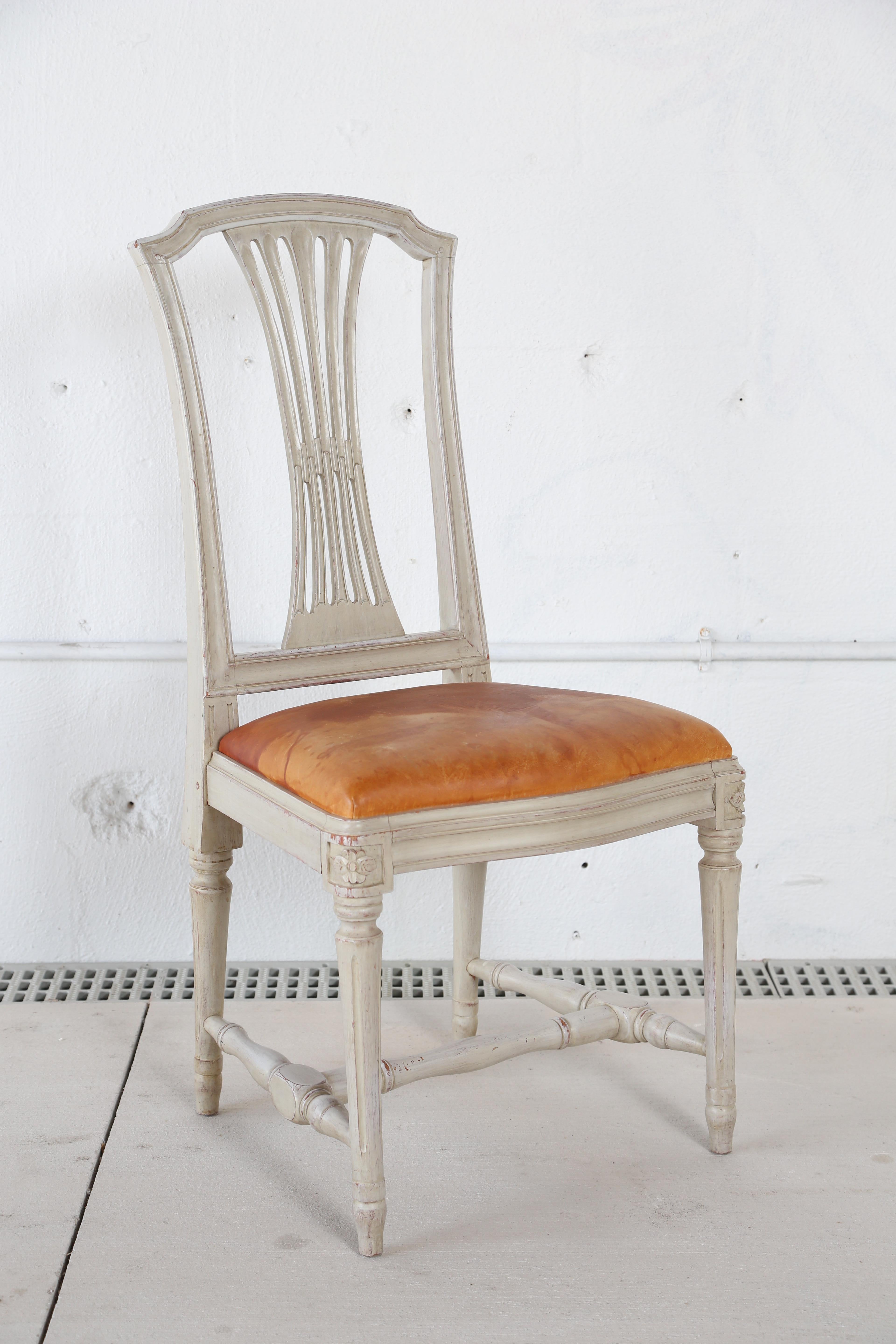 6 Swedish Gustavian Style painted Dinning Chairs, Mid-20th Century 4