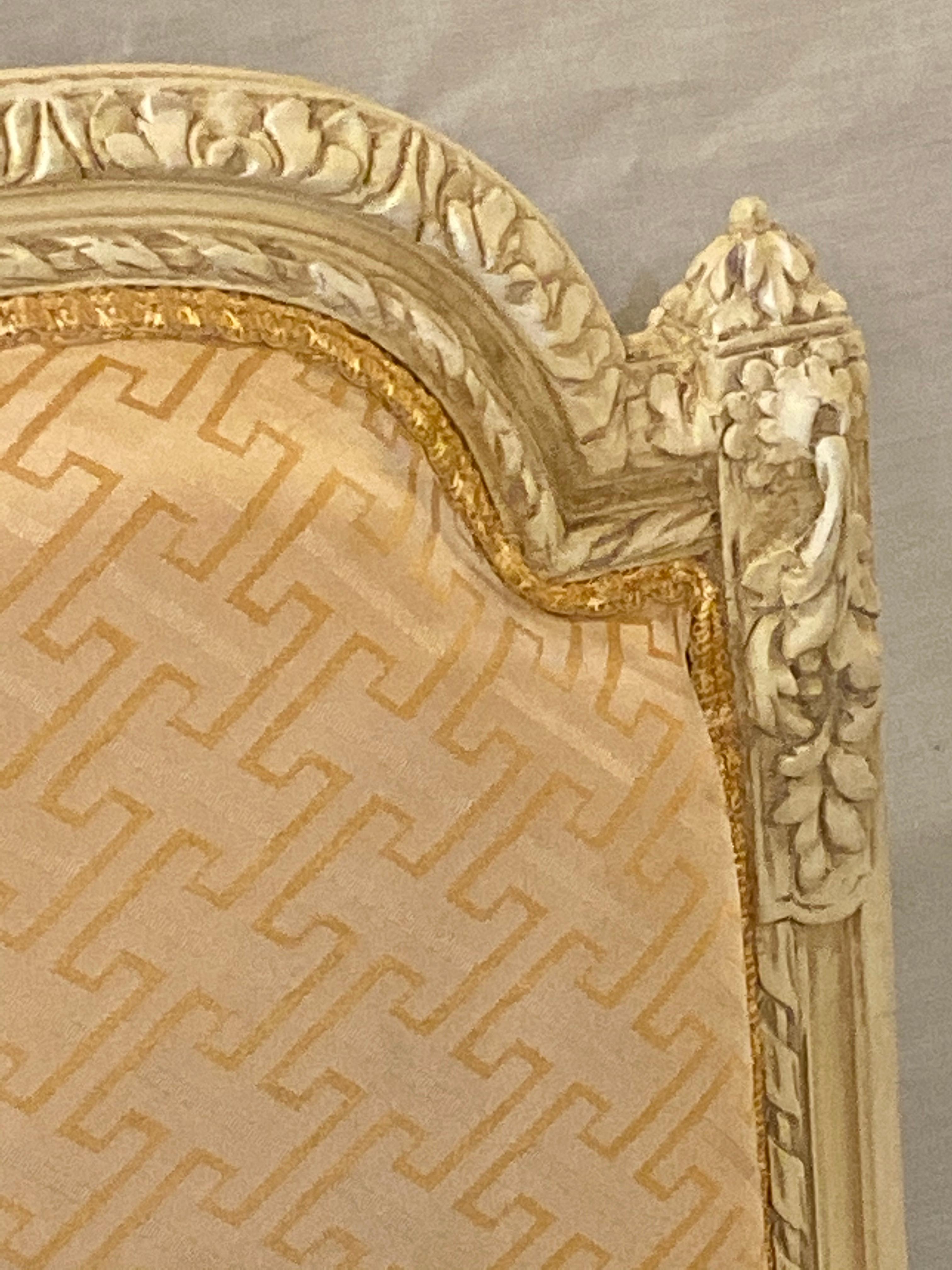 10 chaises de salle à manger / chaises d'appoint suédoises de style Louis XVI avec cadres peints et sculptés Nouveau tissu en vente 5