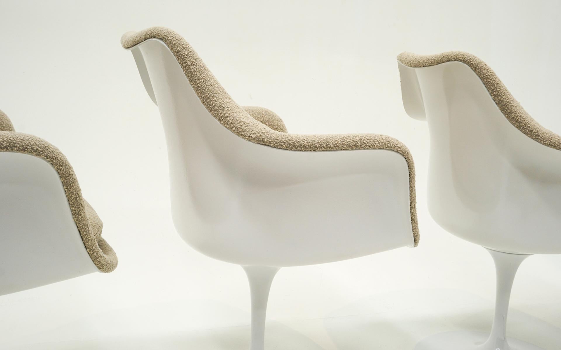 10 Tulpen-Esszimmerstühle von Eero Saarinen für Knoll. Wiederhergestellt. Weiß, Creme Boucle im Angebot 1