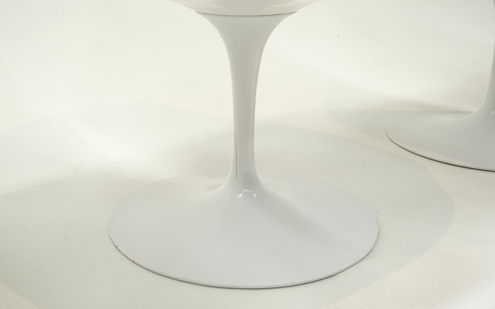 10 Tulpen-Esszimmerstühle von Eero Saarinen für Knoll. Wiederhergestellt. Weiß, Creme Boucle im Angebot 2