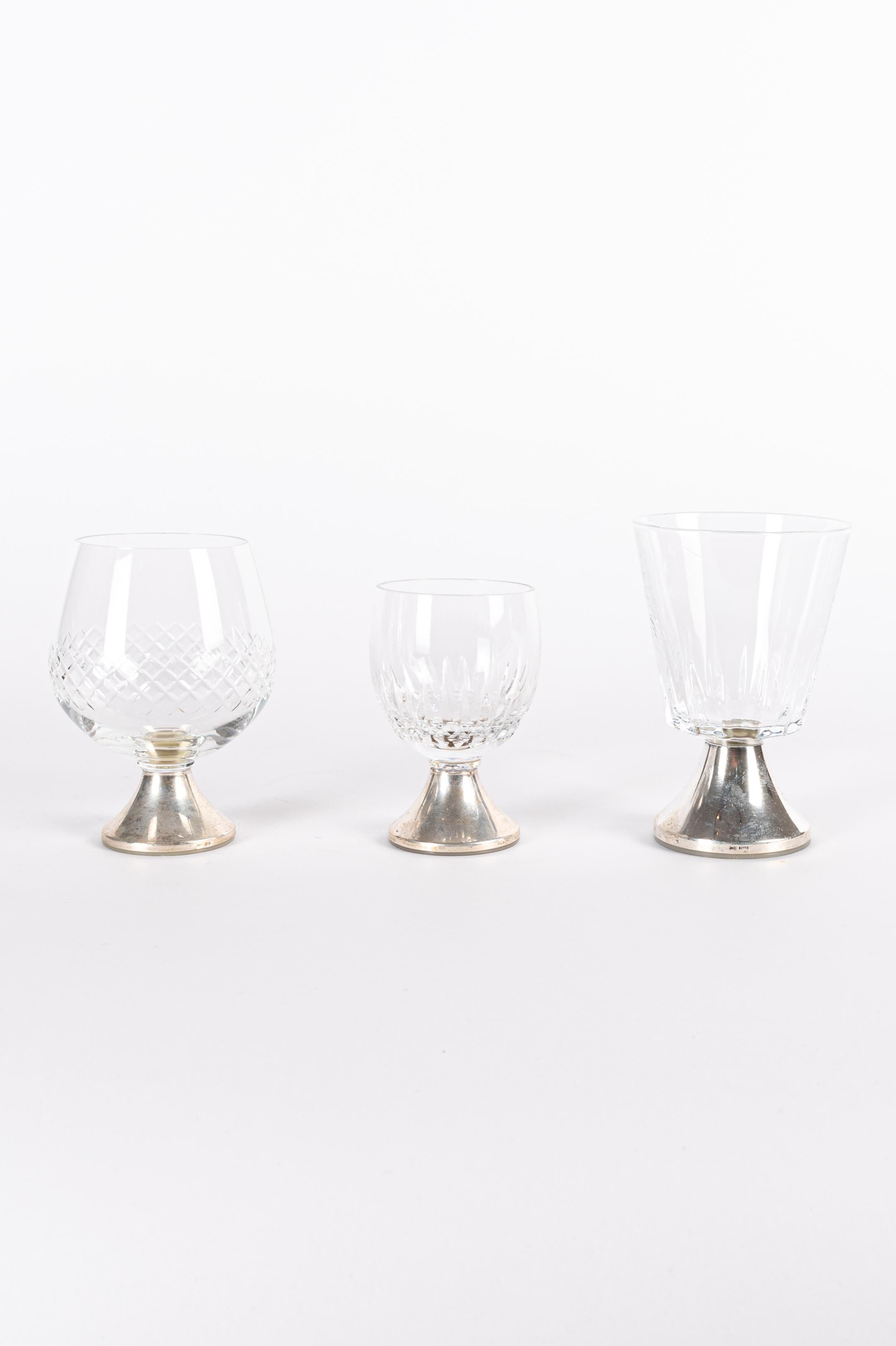 10 einzigartige Kristallgläser mit versilbertem Fuß im Zustand „Gut“ im Angebot in Oostende, BE