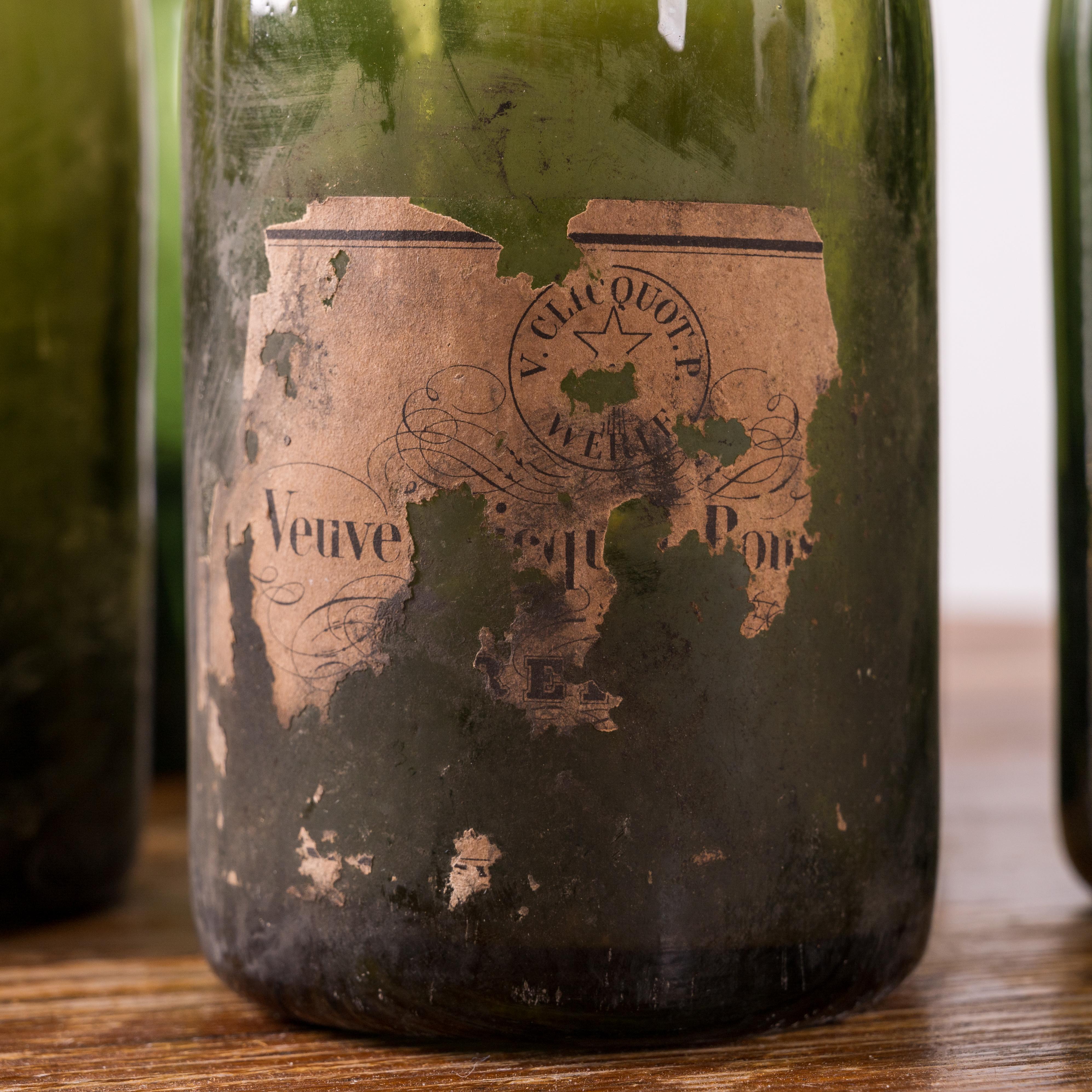 XIX secolo 10 bottiglie di champagne Veuve Clicquot PONSARDIN Werle 1870 in vendita