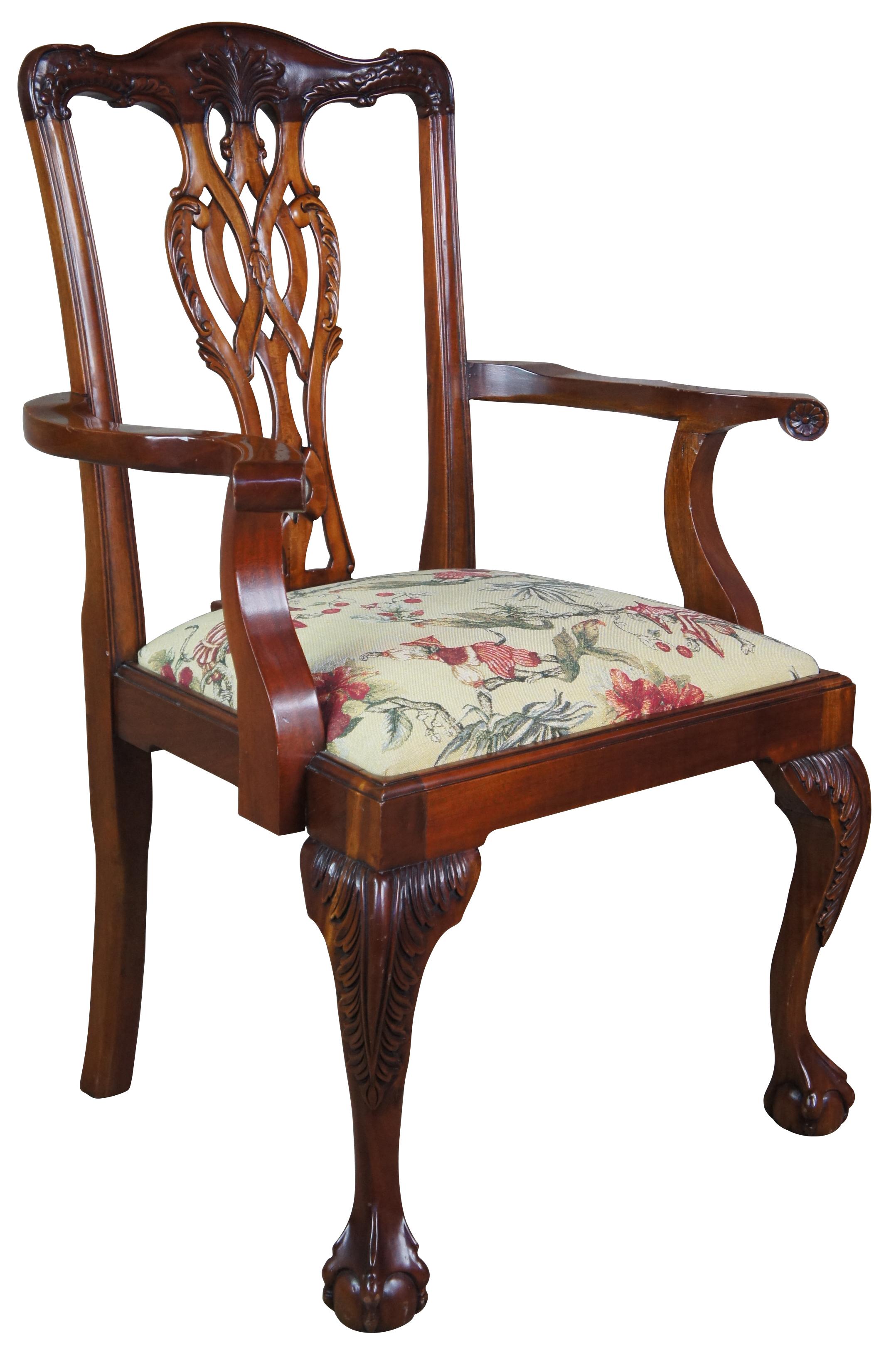 10 Vintage Chippendale Carved Mahogany Pretzel Back Ball & Claw Dining Chairs  In Good Condition In Dayton, OH