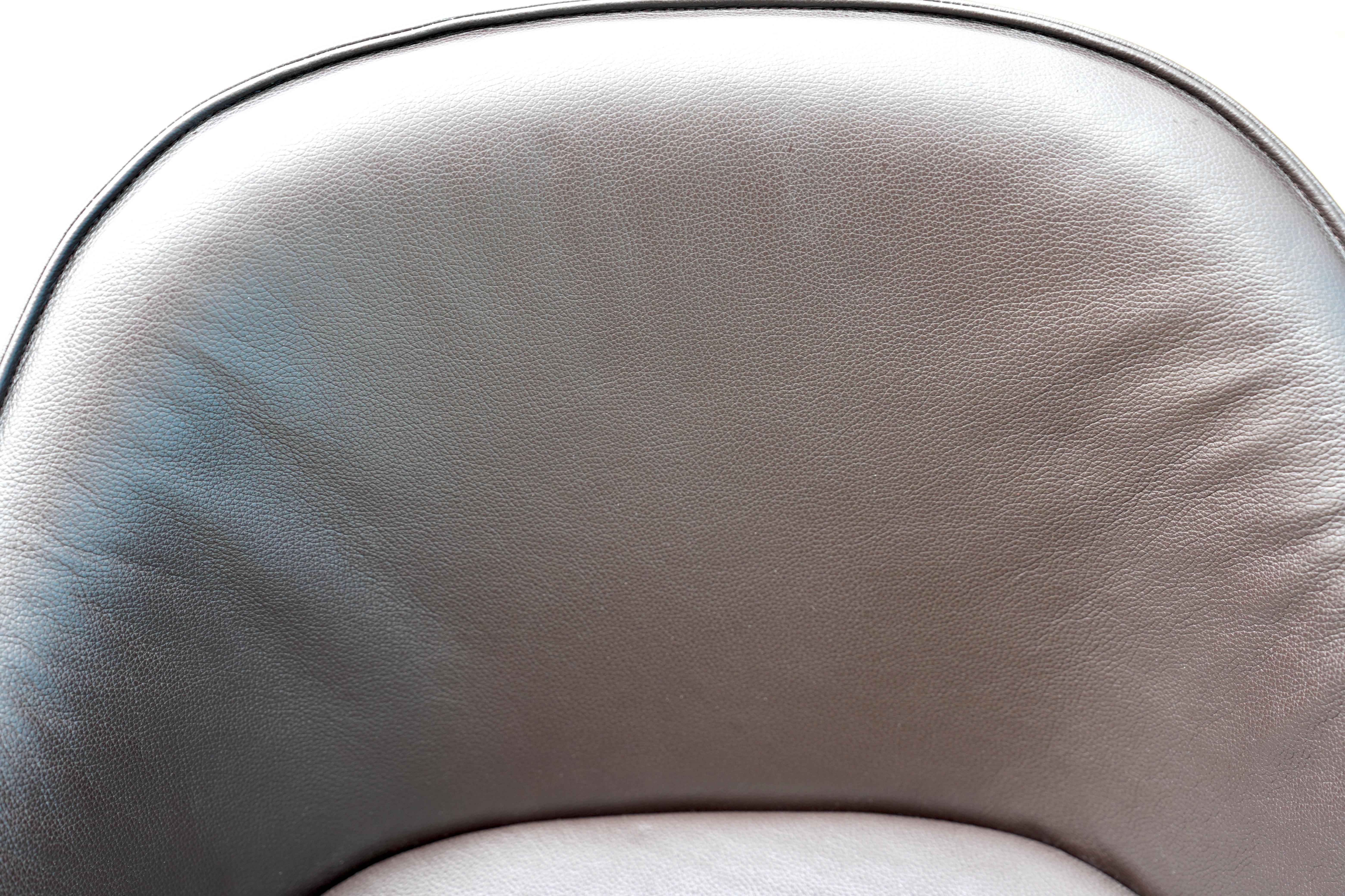 10 Sedie Softshell di Vitra di Ronan and Erwan Bouroullec in pelle marrone e castagno in vendita 5