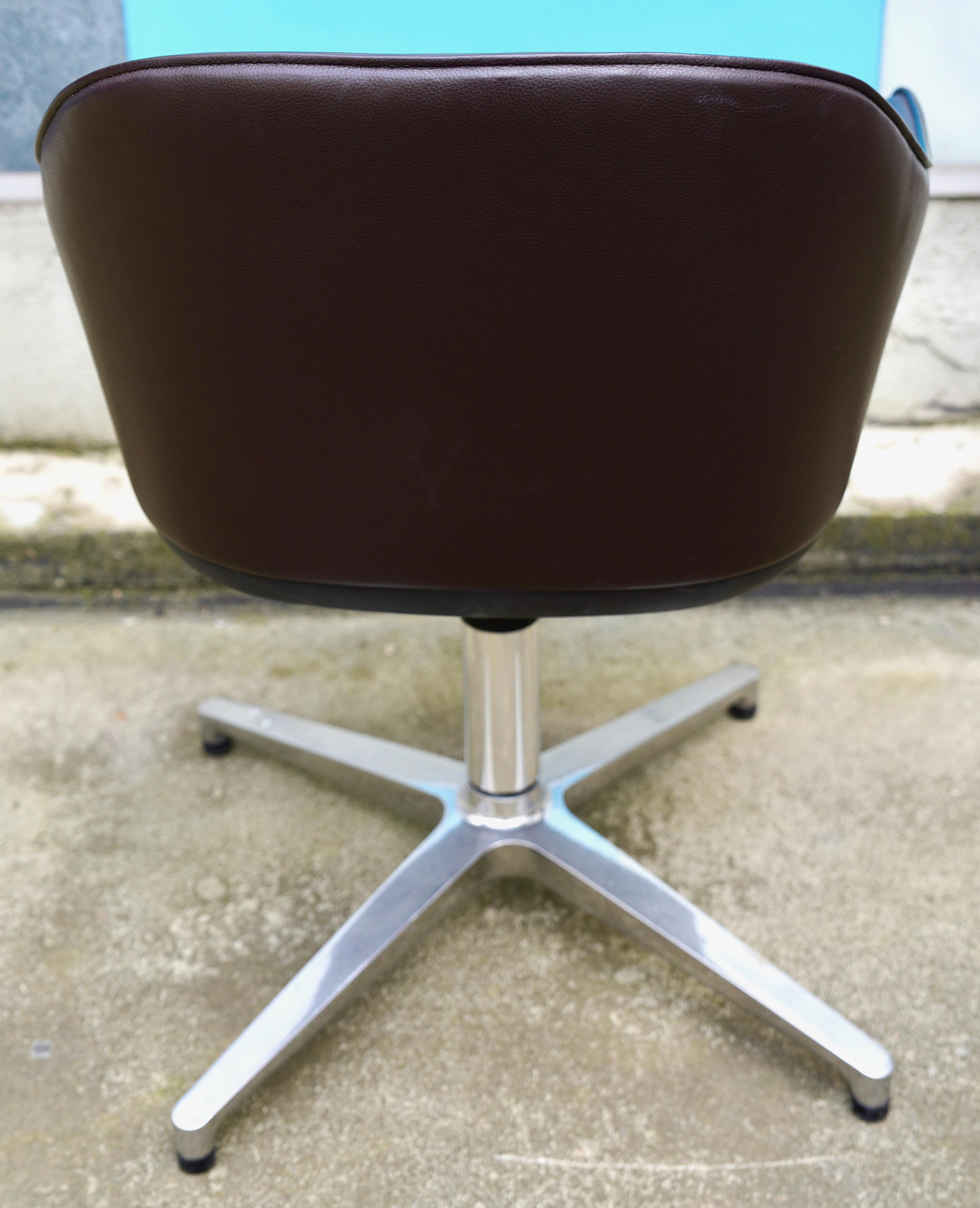 10 Sedie Softshell di Vitra di Ronan and Erwan Bouroullec in pelle marrone e castagno in vendita 1
