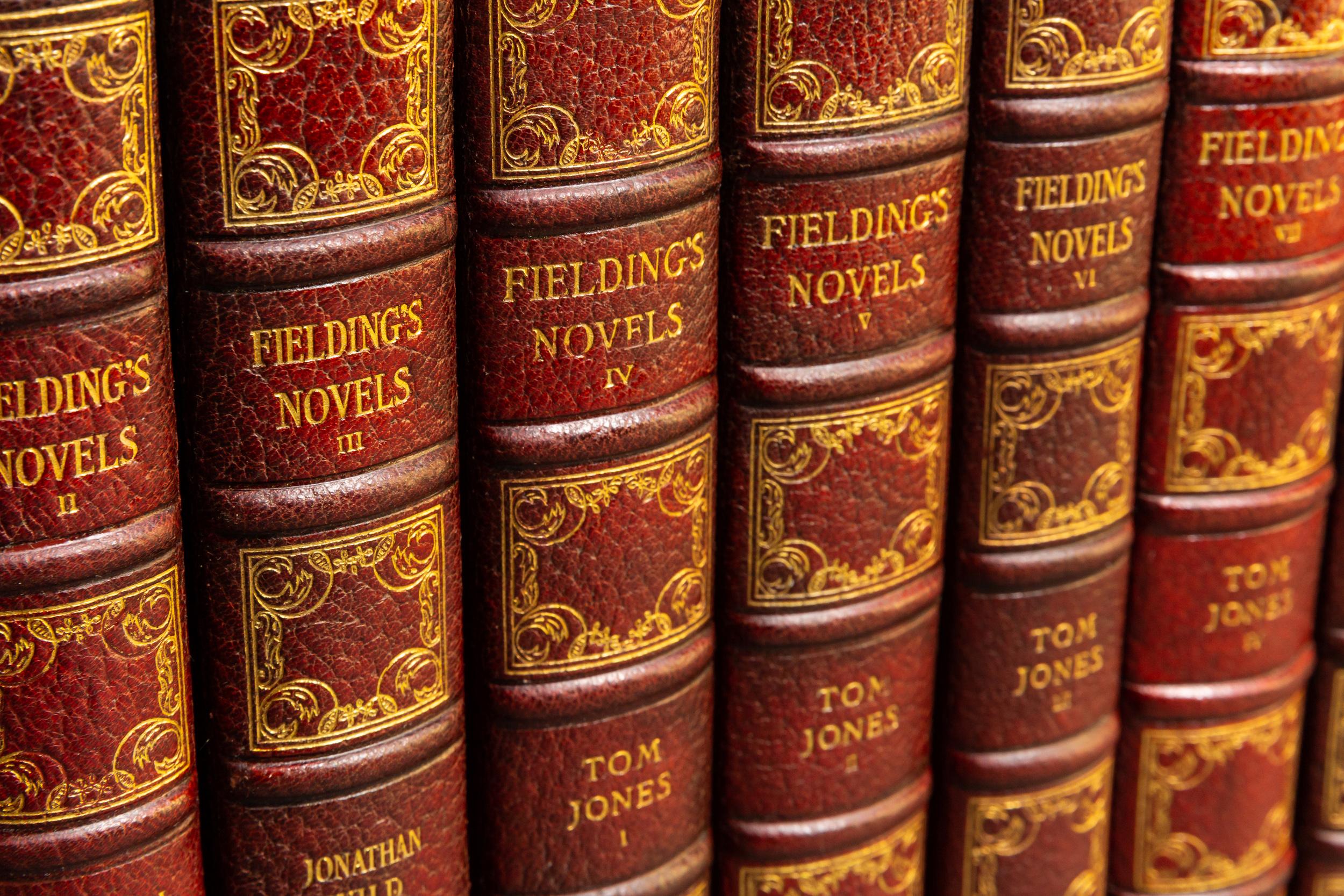 10 Volumes, Henry Fielding, Les romans d'Henry Fielding Bon état - En vente à New York, NY